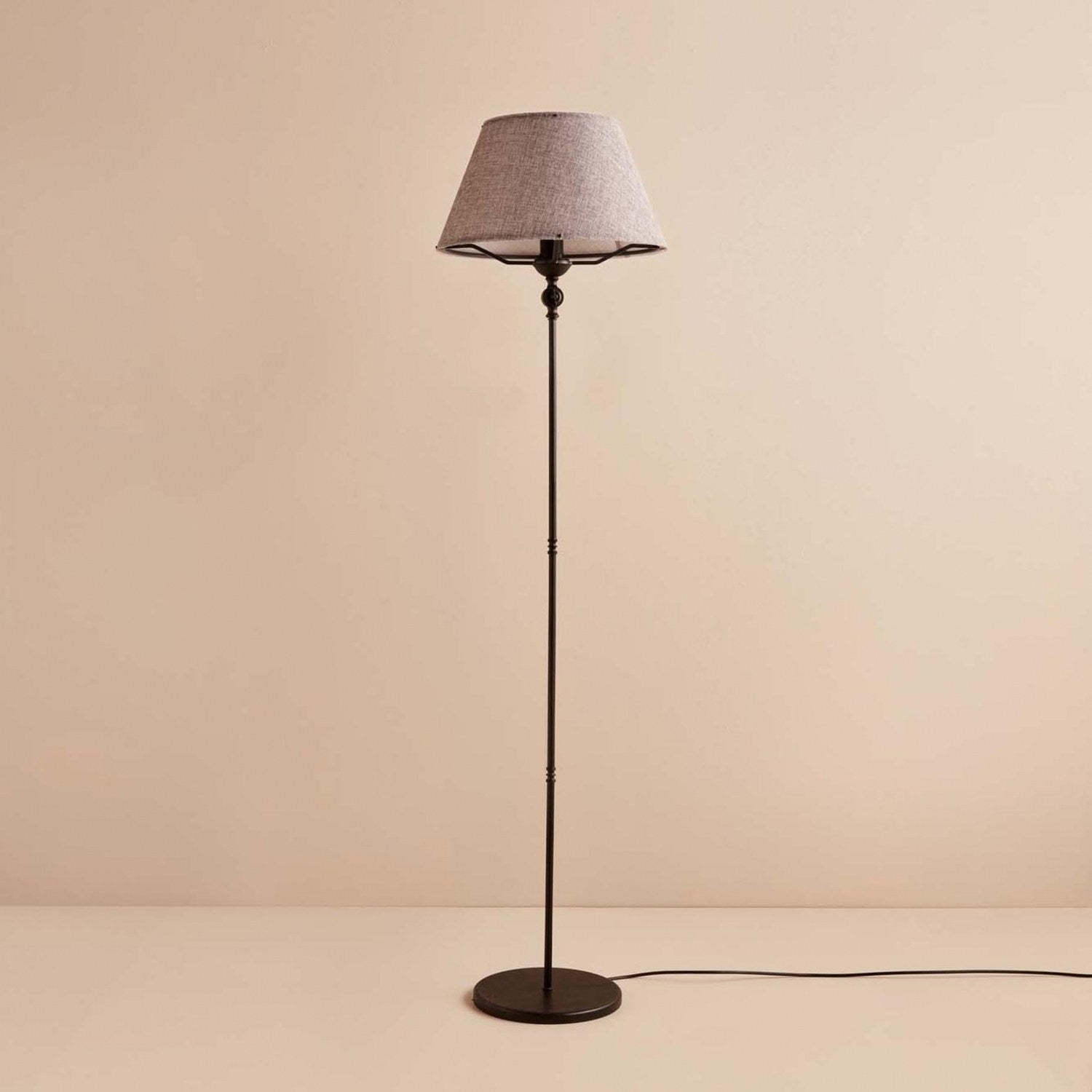 Candeeiro de Pé – 145 cm – Cinza e Preto – PVC e Metal