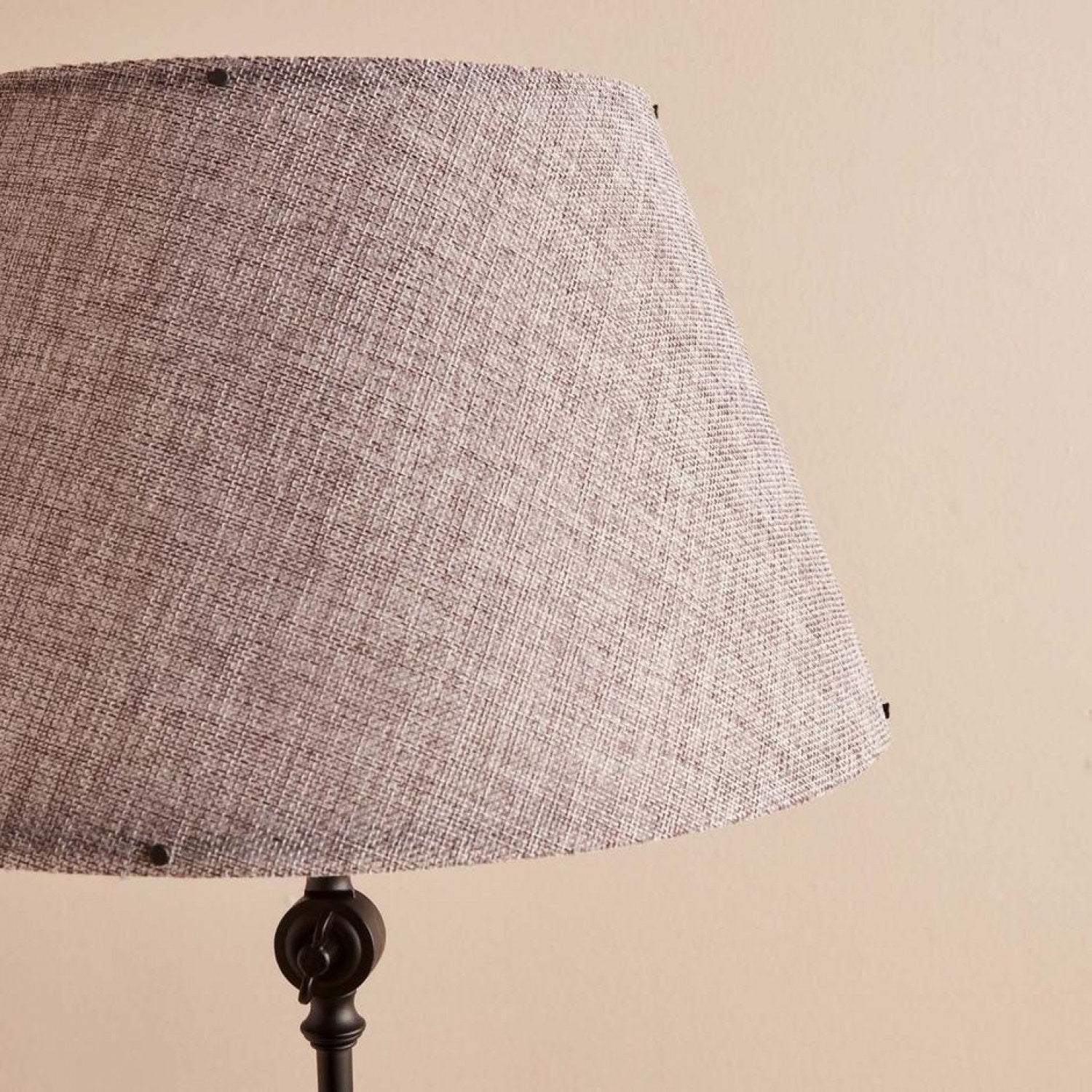 Candeeiro de Pé – 145 cm – Cinza e Preto – PVC e Metal