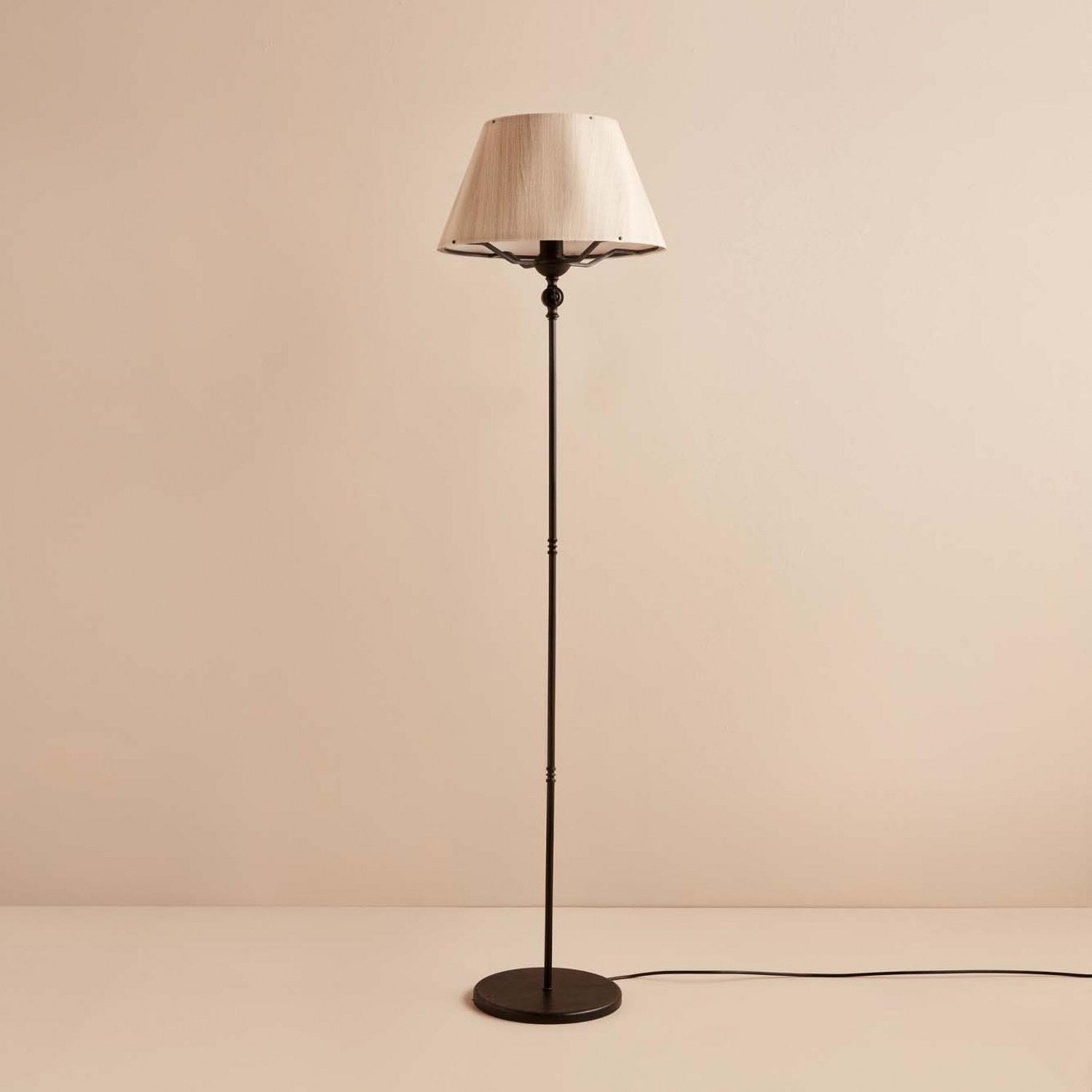 Candeeiro de Pé – 145 cm – Creme e Preto – PVC e Metal