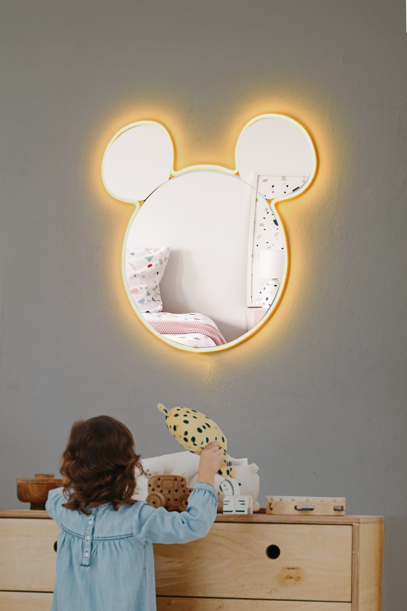 Espelho com Iluminação Led-Mickey Silver-Amarelo