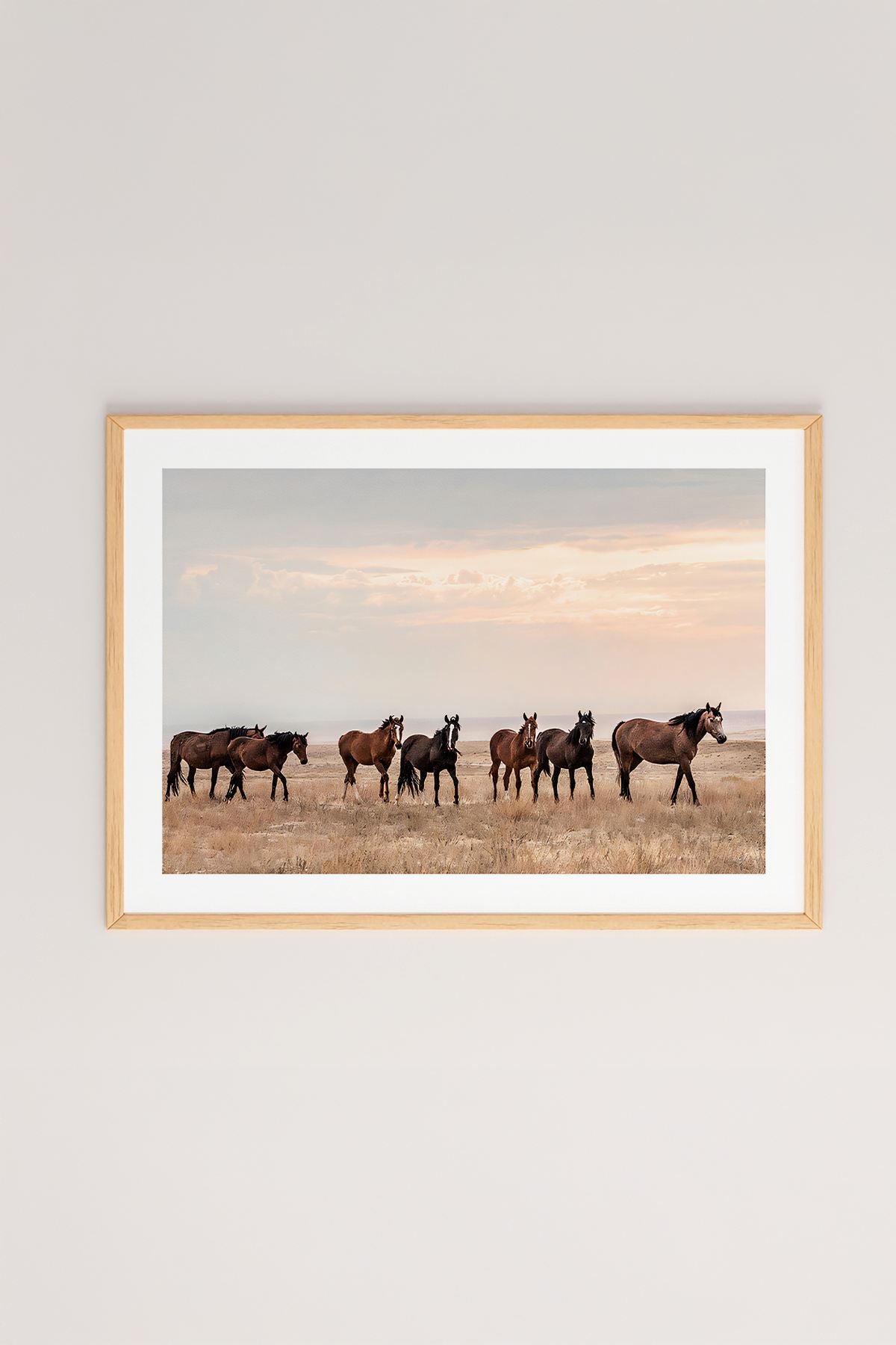 Quadro Decorativo Multicolor em Madeira Maciça - Impressão Digital 33x48cm com Moldura de 2cm