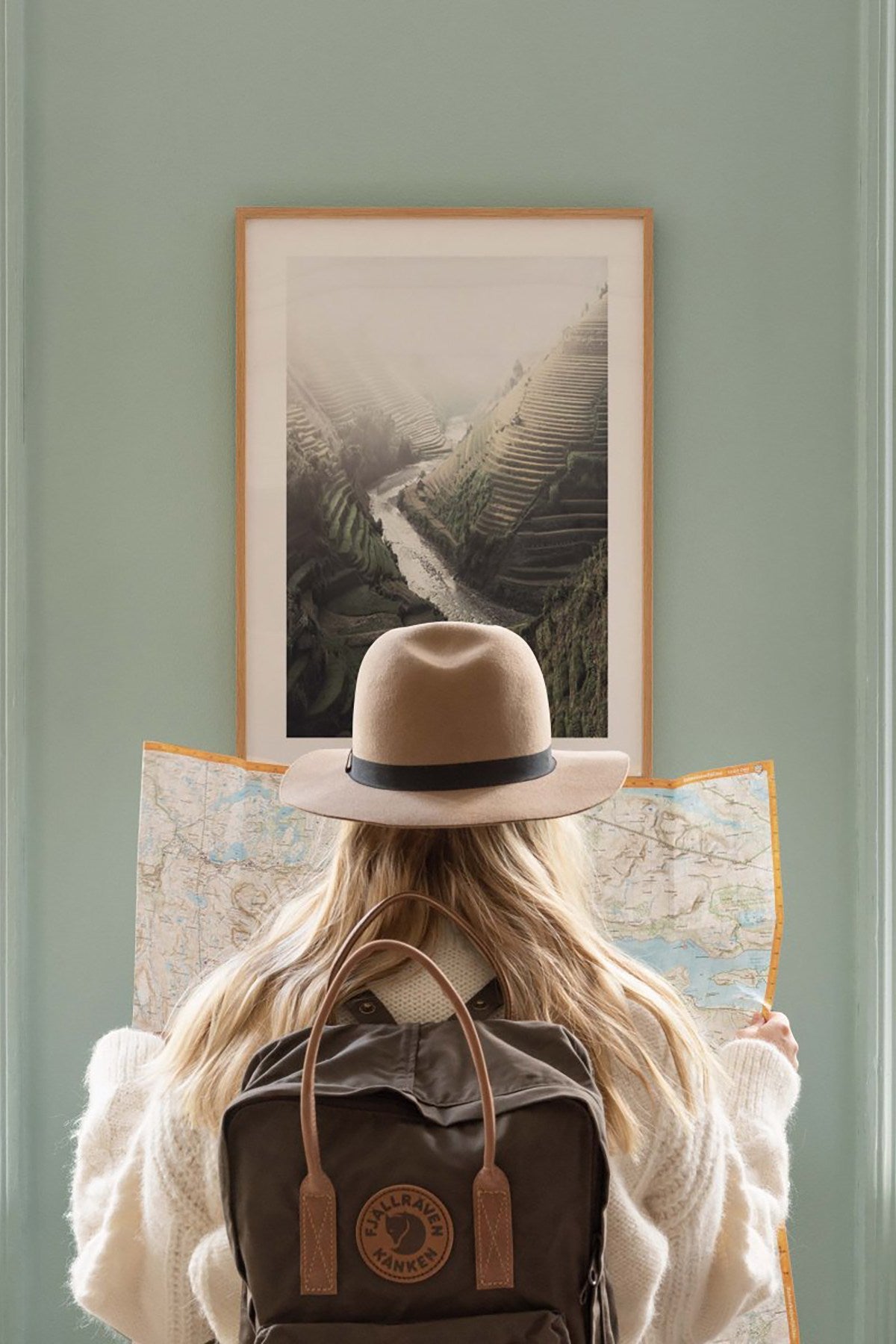 Quadro Decorativo Multicolor em Madeira Maciça - Arte Digital Emoldurada 33x48cm