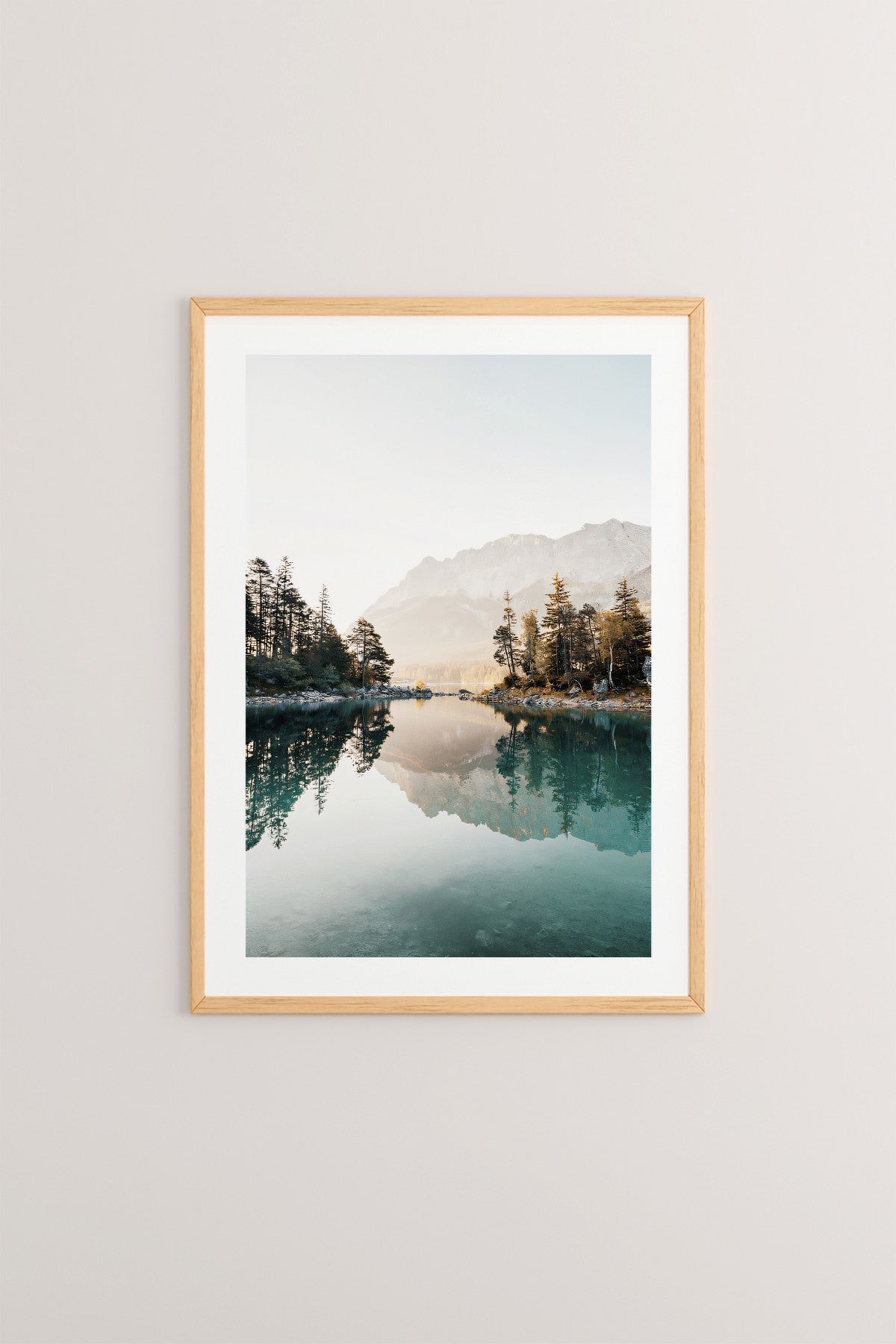 Quadro Decorativo Multicolor em Madeira Maciça - Arte Digital Emoldurada 33x48cm