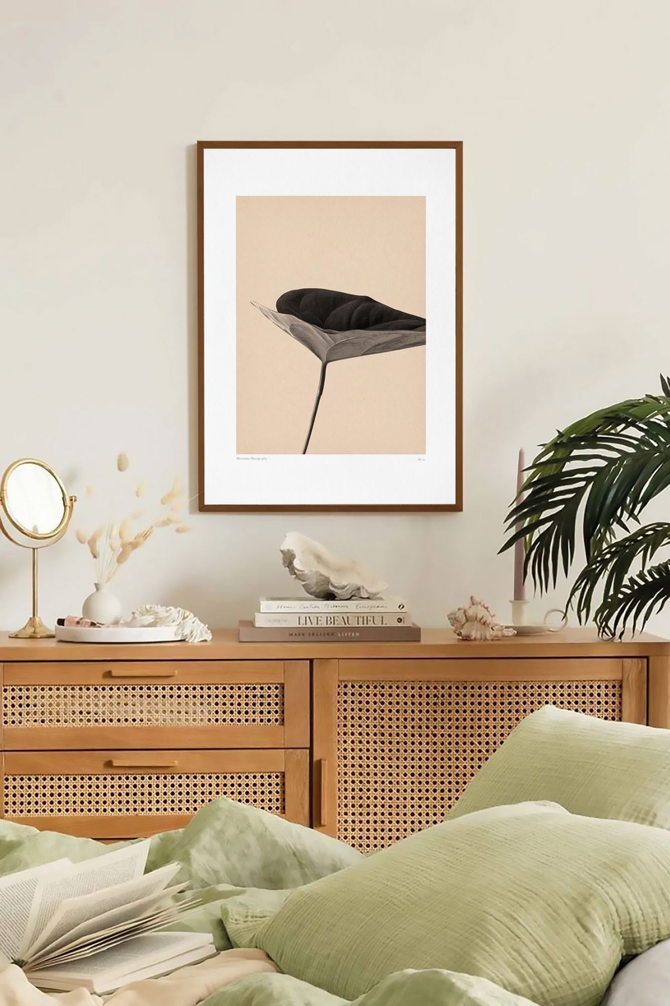 Quadro Decorativo Multicolor com Moldura de Madeira Maciça - Impressão Digital 33x48cm