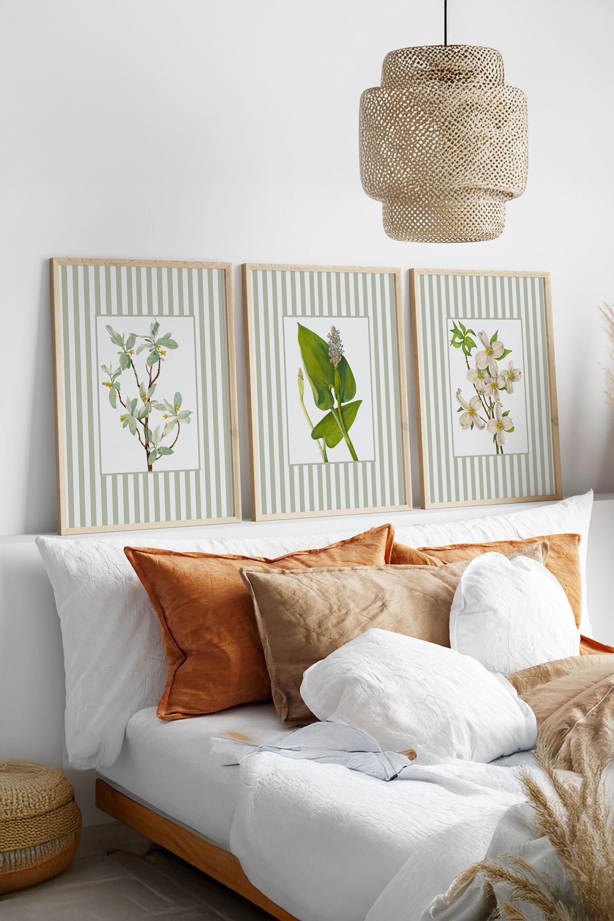 Conjunto de 3 Quadros Decorativos Multicolor com Moldura de Madeira Maciça - 33x48cm