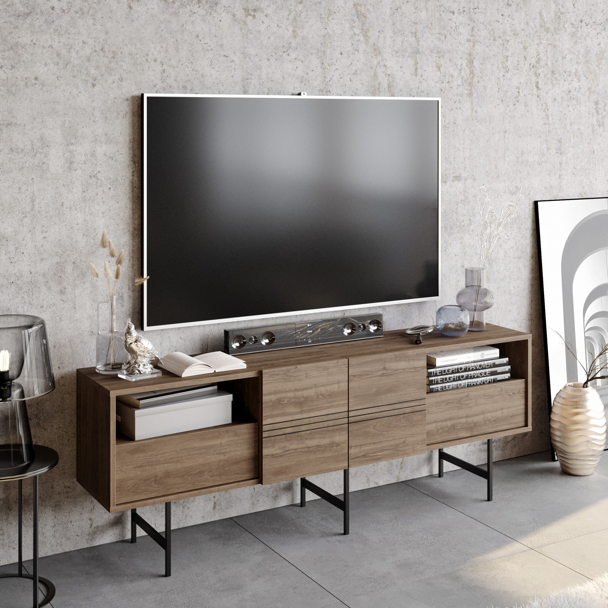 Suporte de TV moderno com opção de montagem na parede, nogueira e preto, 180 cm | Painel de partículas 100% revestido de melamina, 18 mm de espessura | Design elegante e funcional com várias prateleiras