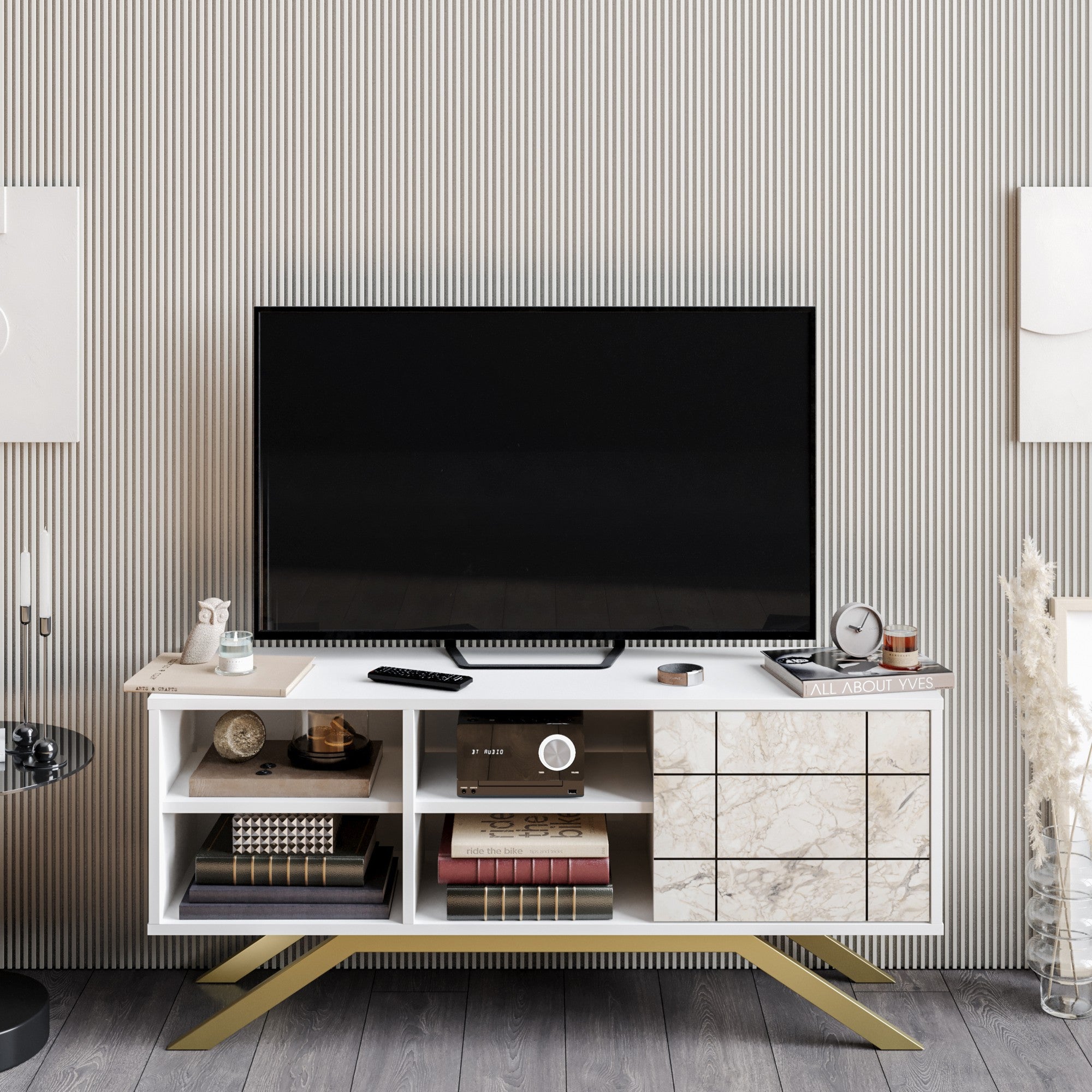 Suporte de TV moderno com pés de metal, branco e dourado, 130 cm | Painel de partículas 100% revestido de melamina, 18 mm de espessura | Montável na parede, prateleiras elegantes, design glamoroso