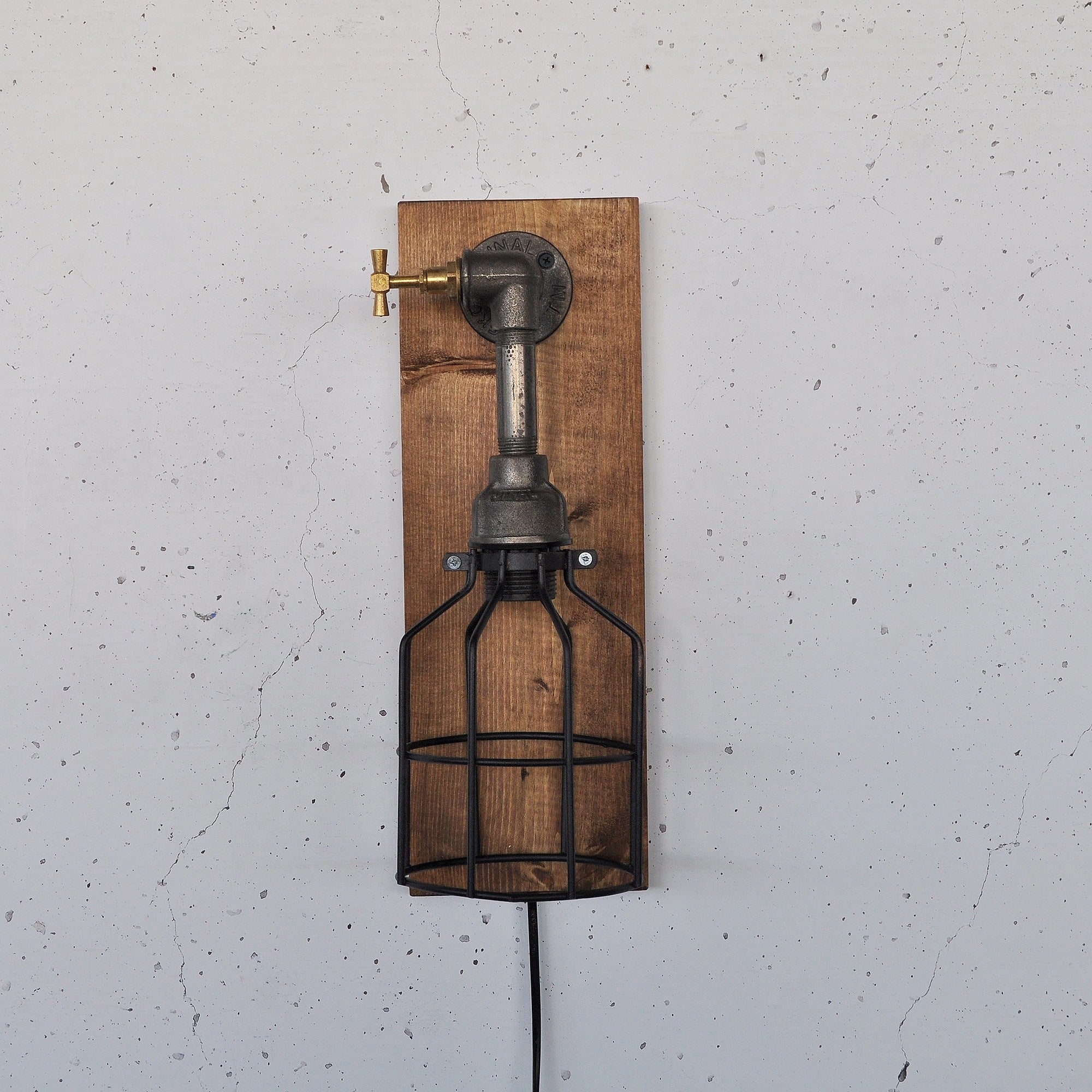 Candeeiro de Parede – 40 x 14 x 16 cm – Preto – Madeira Maciça