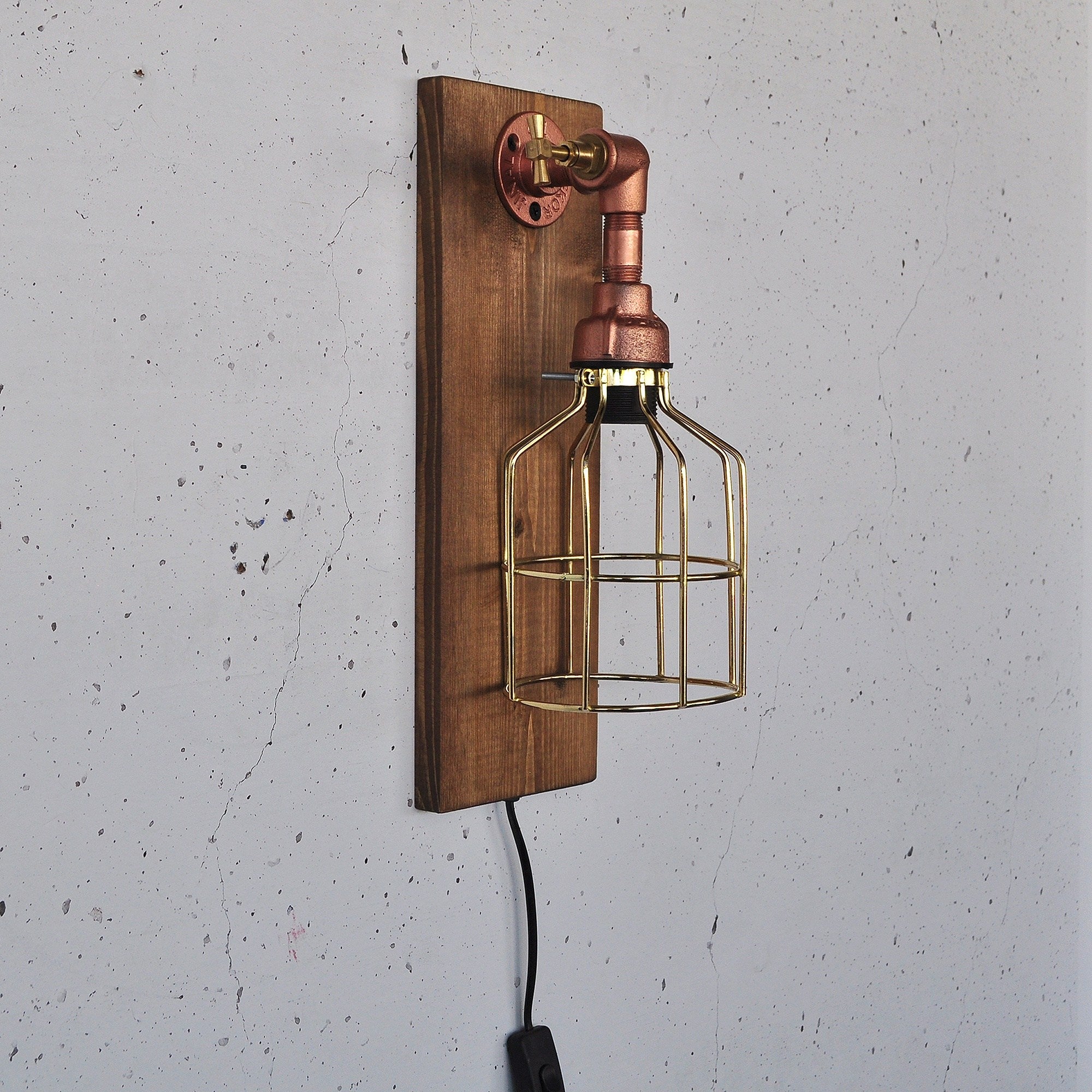 Candeeiro de Parede – 40 x 14 x 16 cm – Madeira e Ouro Rosa – Madeira Maciça