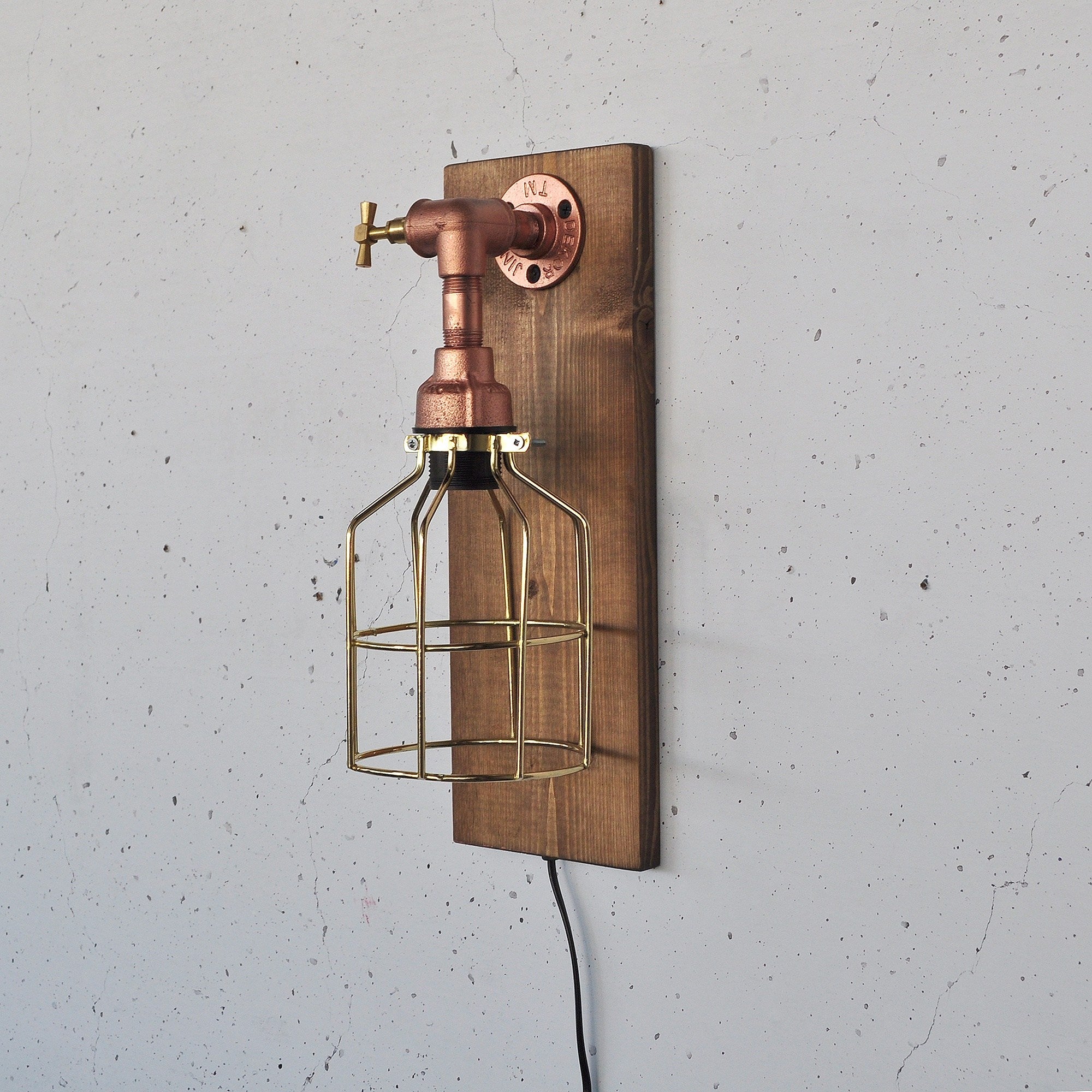 Candeeiro de Parede – 40 x 14 x 16 cm – Madeira e Ouro Rosa – Madeira Maciça