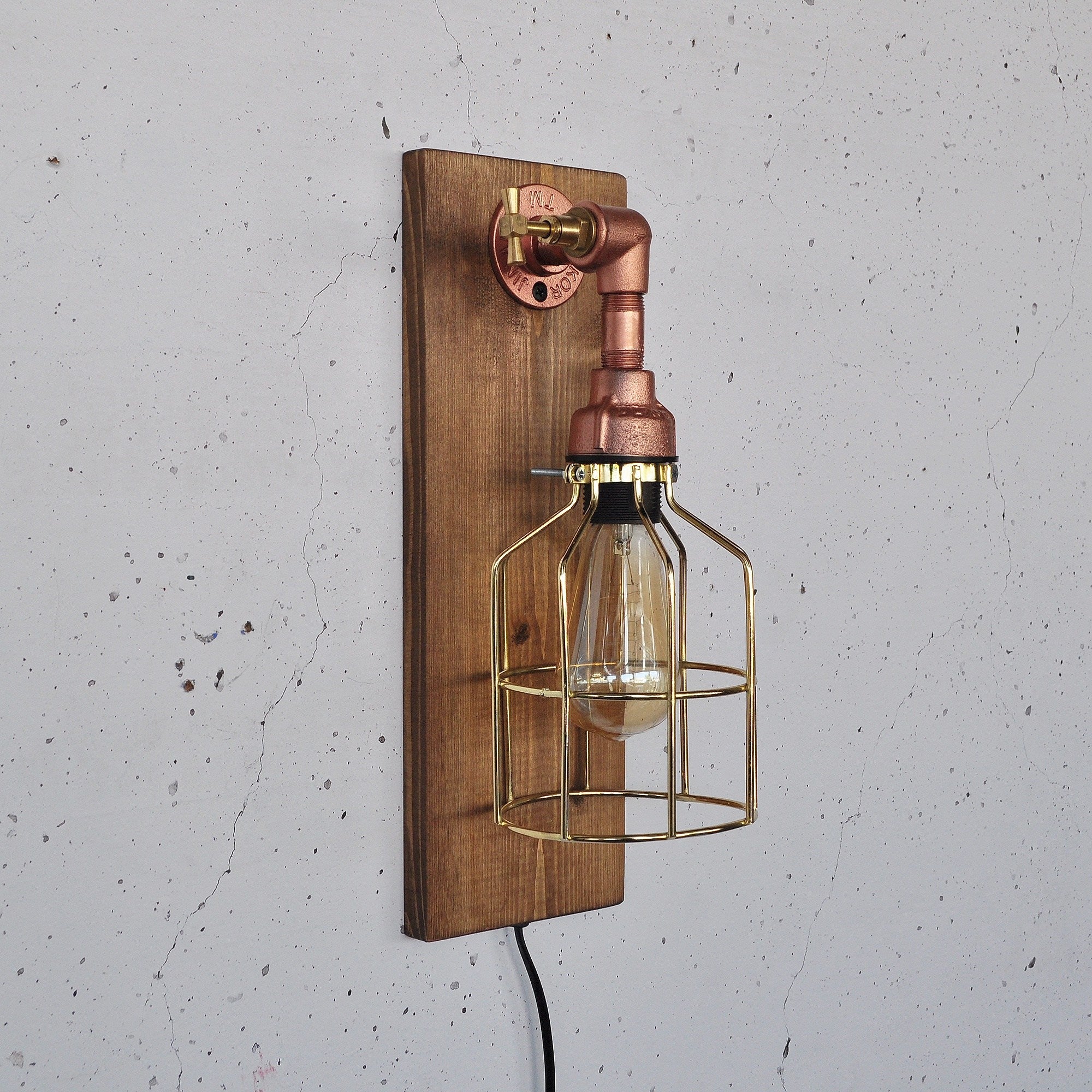 Candeeiro de Parede – 40 x 14 x 16 cm – Madeira e Ouro Rosa – Madeira Maciça