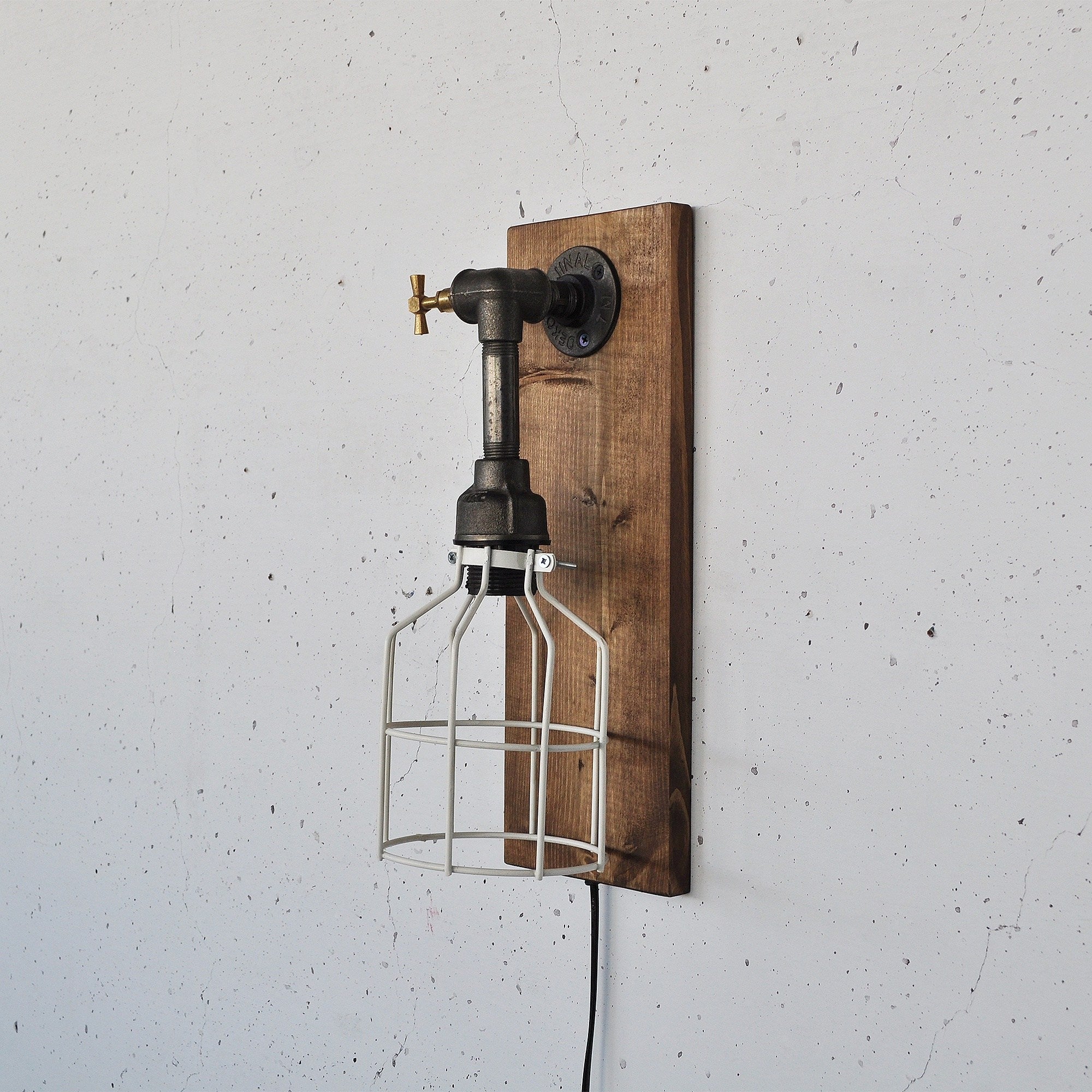 Candeeiro de Parede – 40 x 14 x 16 cm – Preto – Madeira