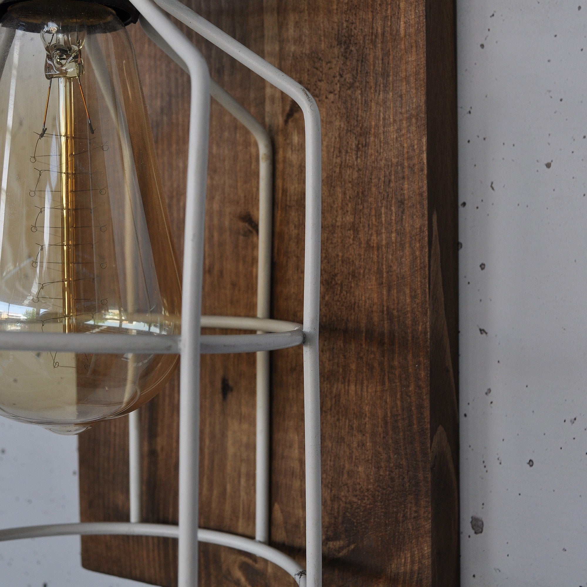 Candeeiro de Parede – 40 x 14 x 16 cm – Preto – Madeira