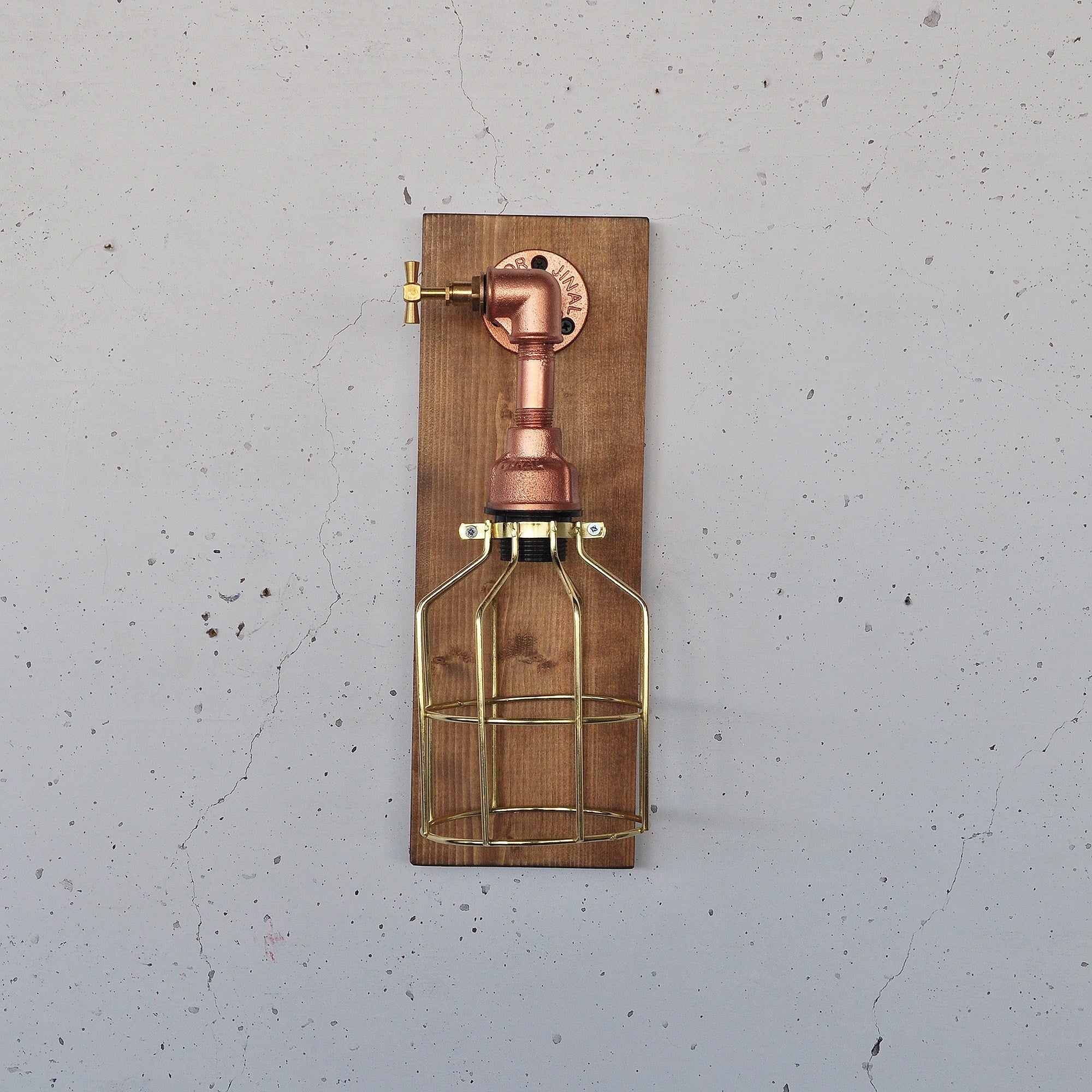 Candeeiro de Parede – 40 x 14 x 16 cm – Madeira e Ouro Rosa – Madeira