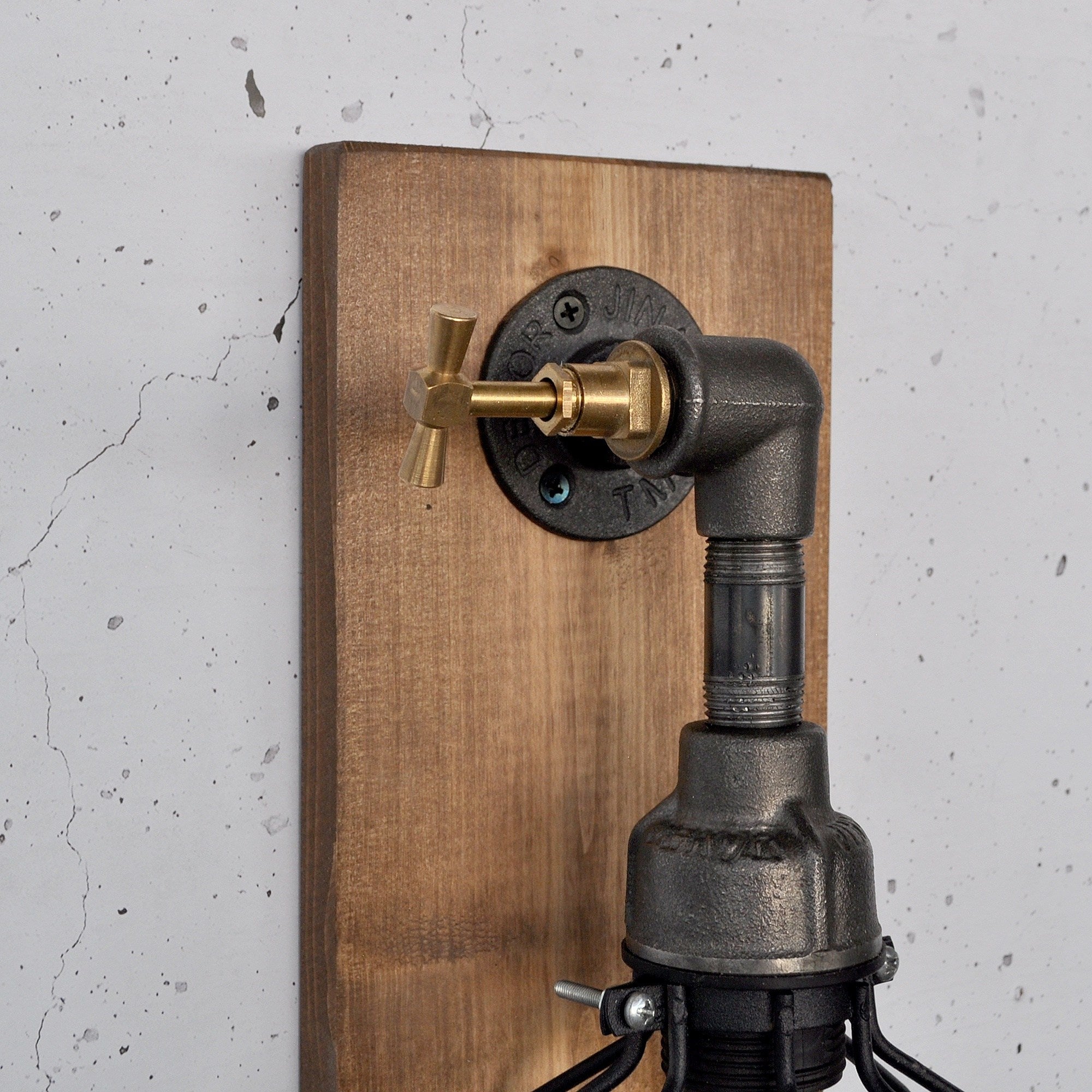 Candeeiro de Parede – 40 x 14 x 16 cm – Madeira – Madeira maciça