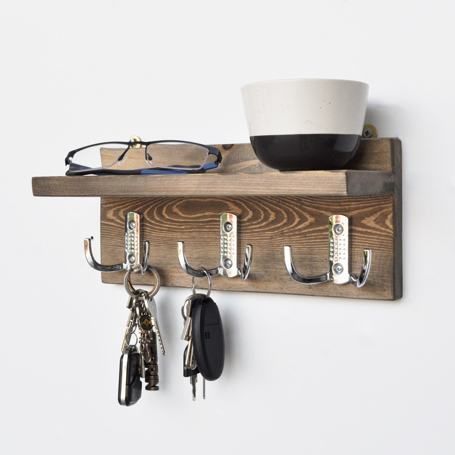 Prateleira de parede feita à mão com porta-chaves, 30 x 13 x 11 cm, 100% madeira de abeto, acabamento rústico em nogueira | Perfeita para decoração e organização de casa moderna