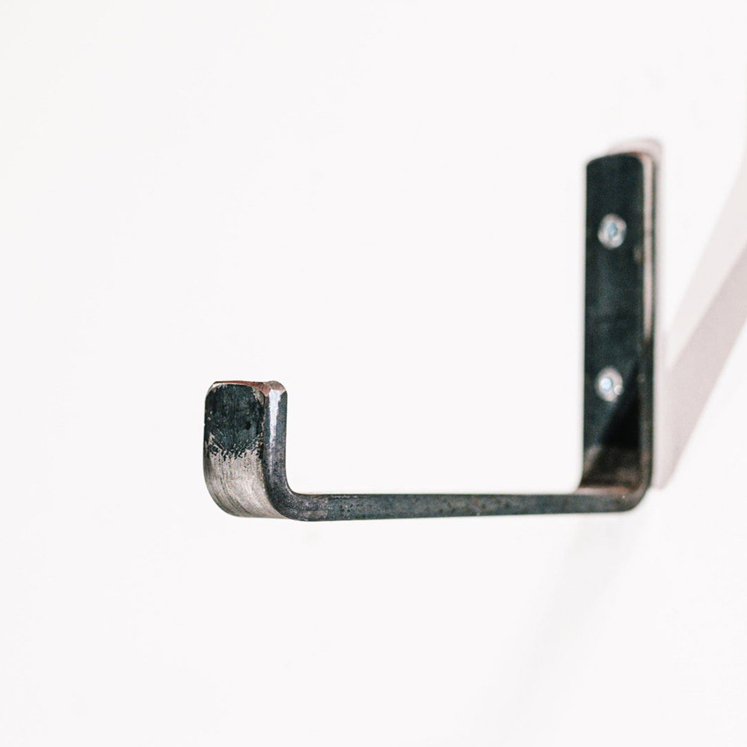 Gancho para tubos – 14 cm x 12 cm x 1,4 cm – preto – metal