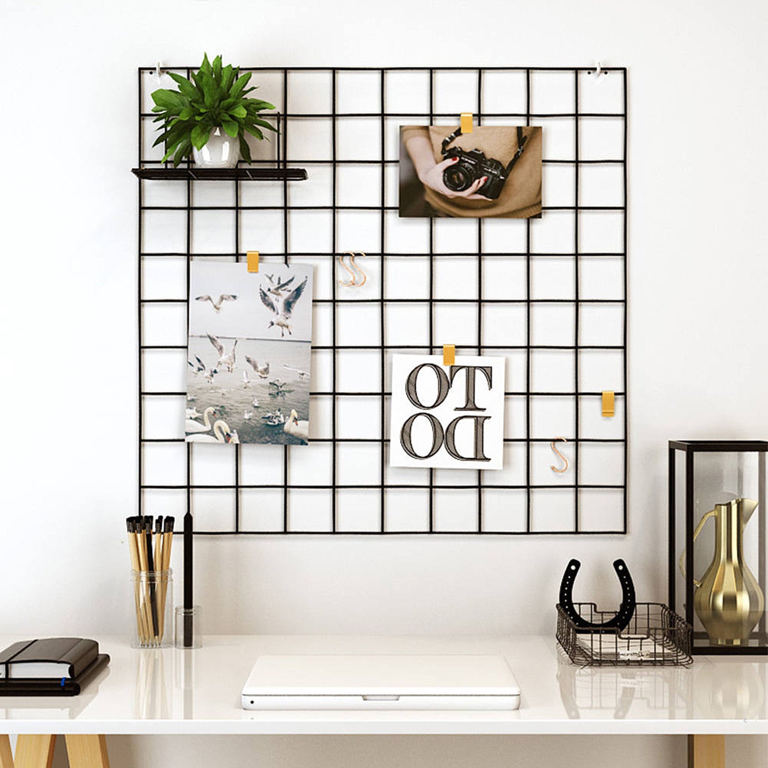 Acessório Decorativo de Parede em Metal Preto com 10 Fechos - 60x60cm