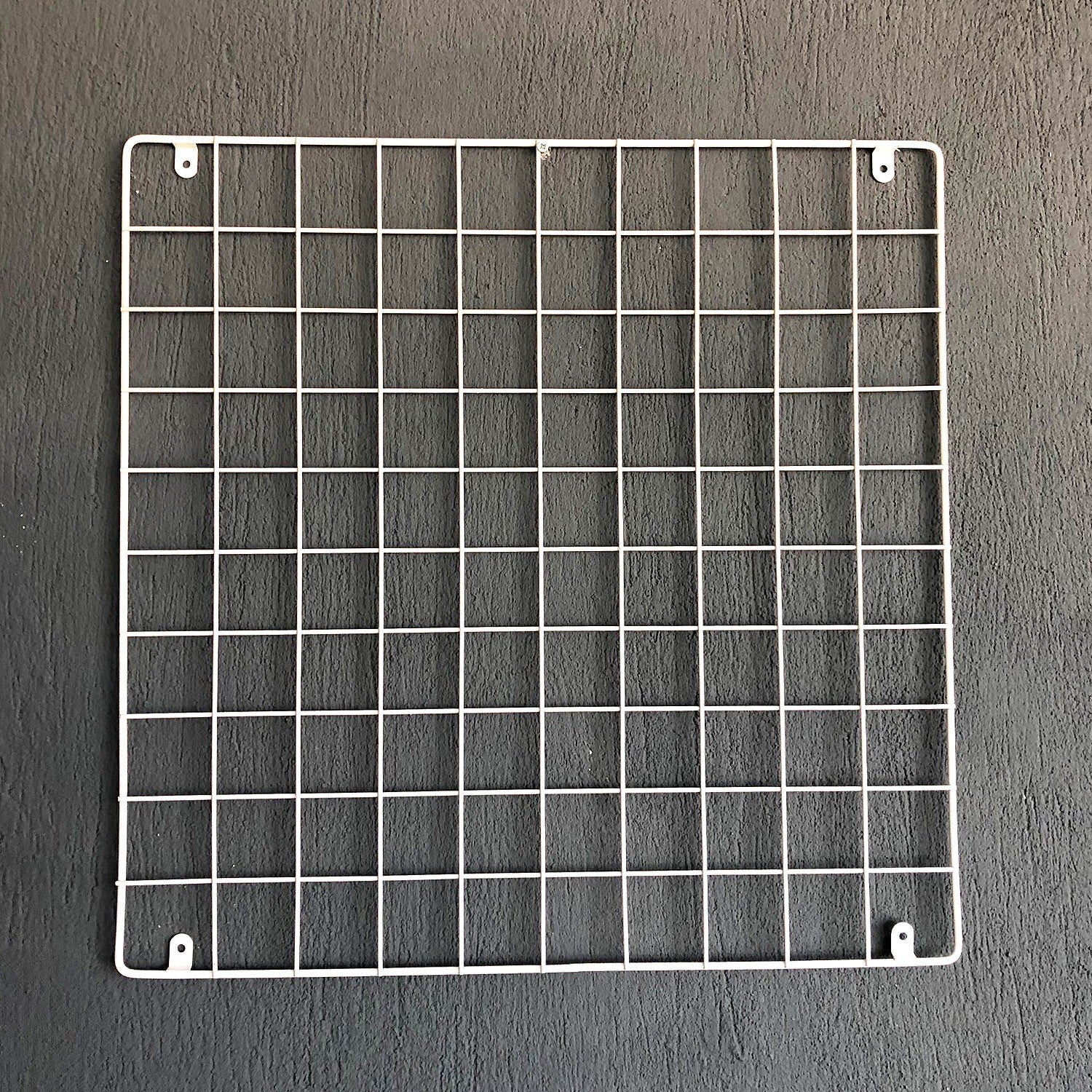 Acessório Decorativo de Parede em Metal Branco com 10 Fechos - 60x60cm
