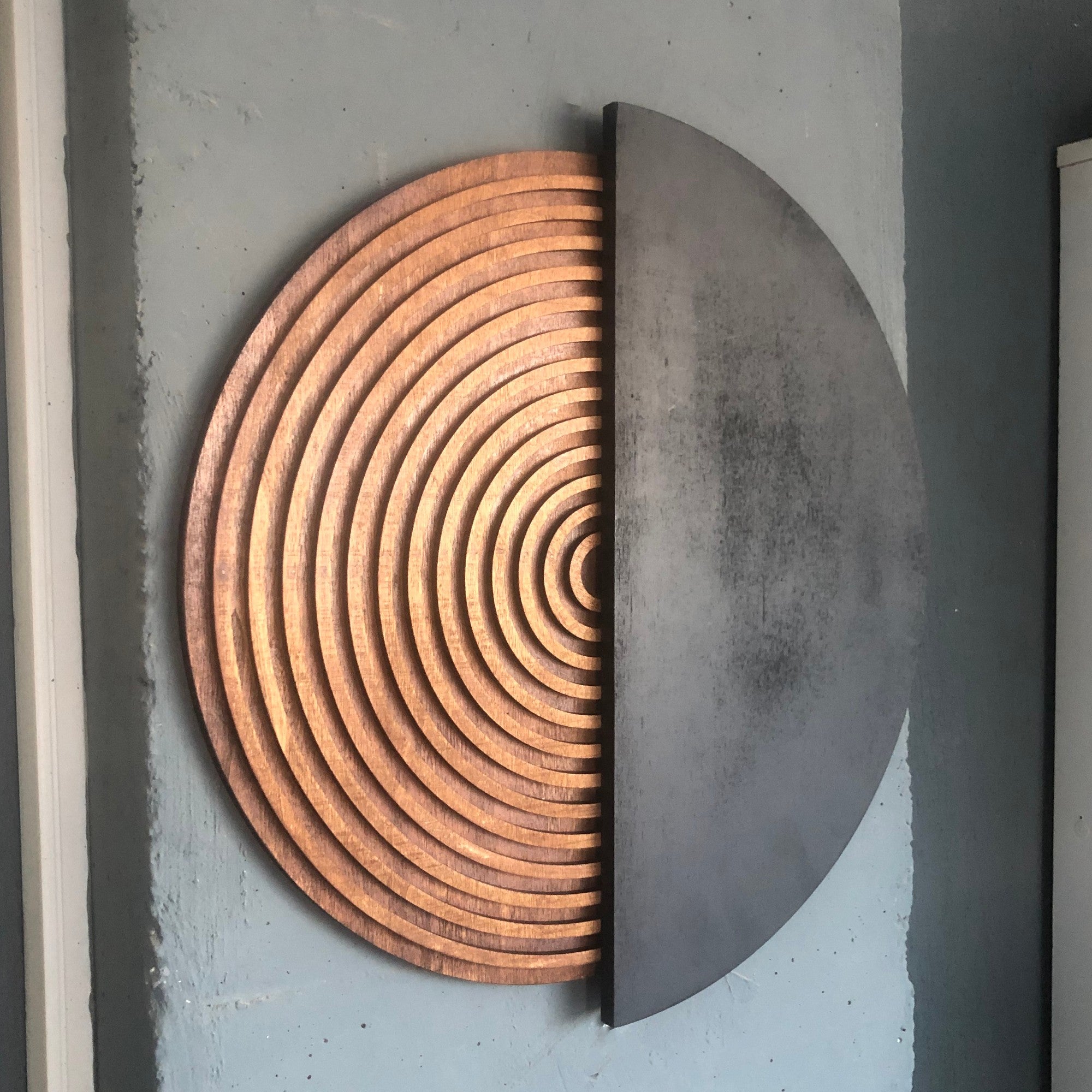 Arte Decorativa de Parede ART143 - Madeira Compensada Natural e Preta 50x50cm Pintada à Mão