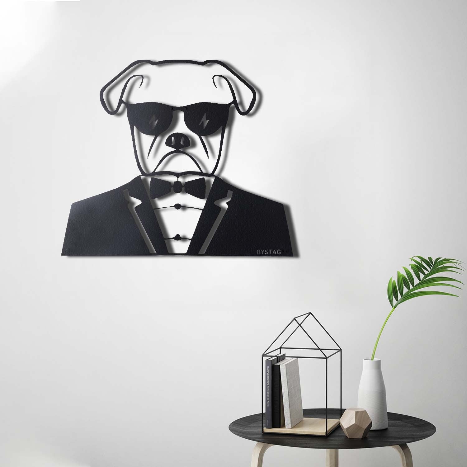 Acessório Decorativo de Parede Bodyguard - Metal Preto 42x50cm para Decoração Interior