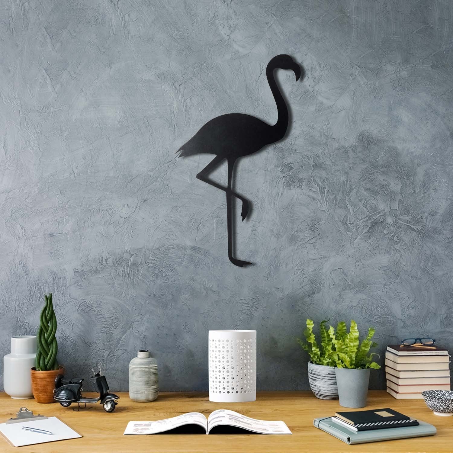 Silhueta de Flamingo em Metal Preto - Acessório Decorativo de Parede 51x30cm