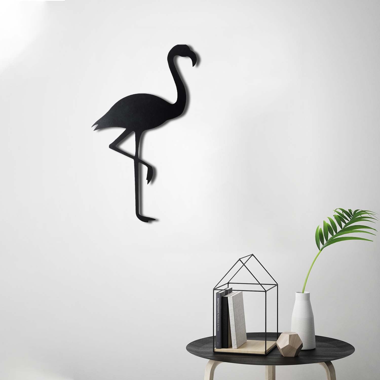 Silhueta de Flamingo em Metal Preto - Acessório Decorativo de Parede 51x30cm