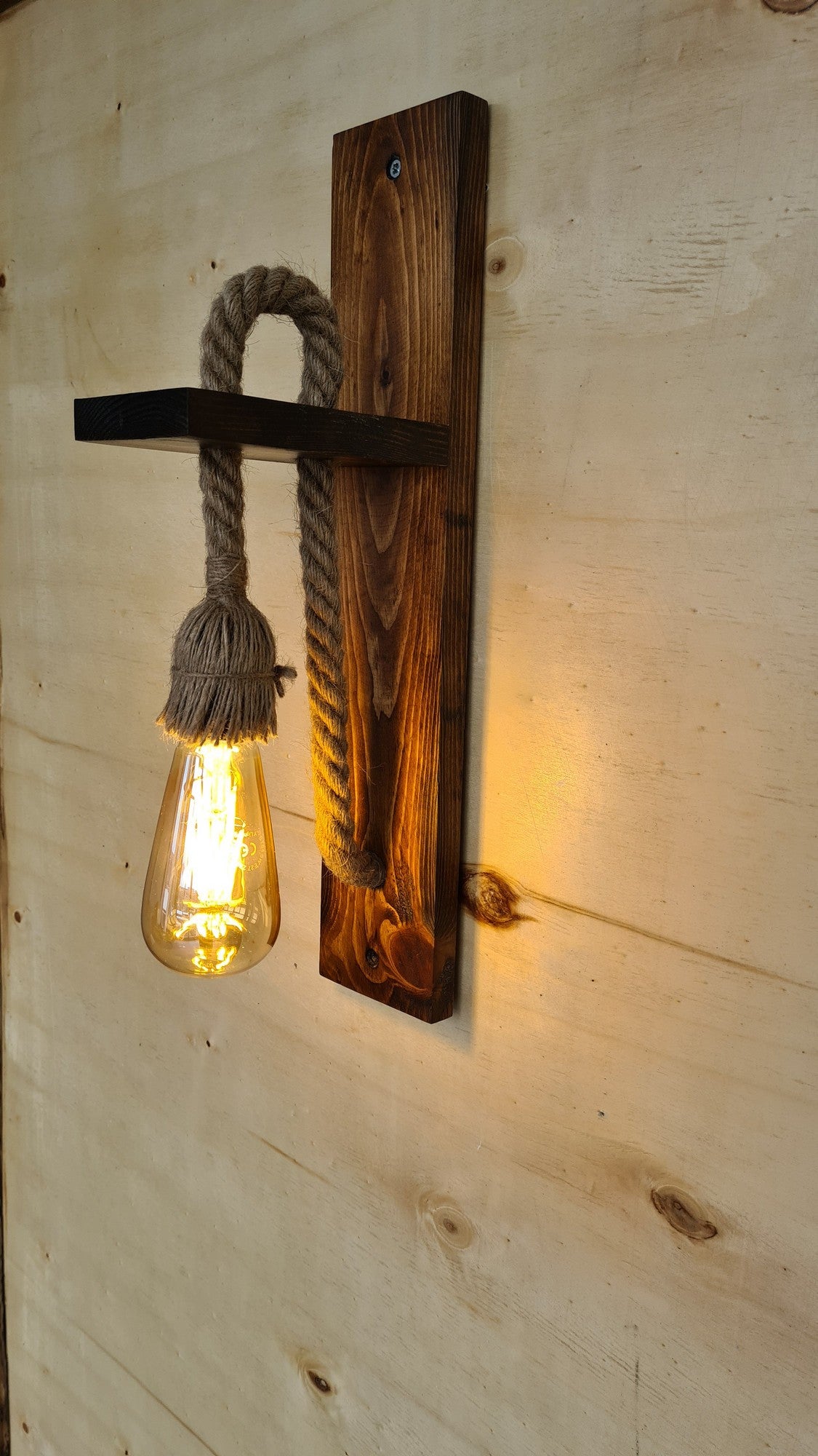 Candeeiro de Parede – 45 x 9 x 17 cm – Nogueira – Pinho maciço