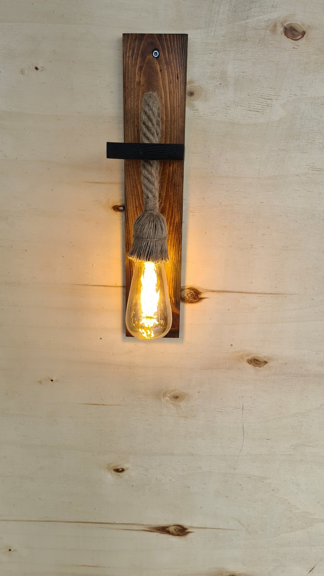 Candeeiro de Parede – 45 x 9 x 17 cm – Nogueira – Pinho maciço