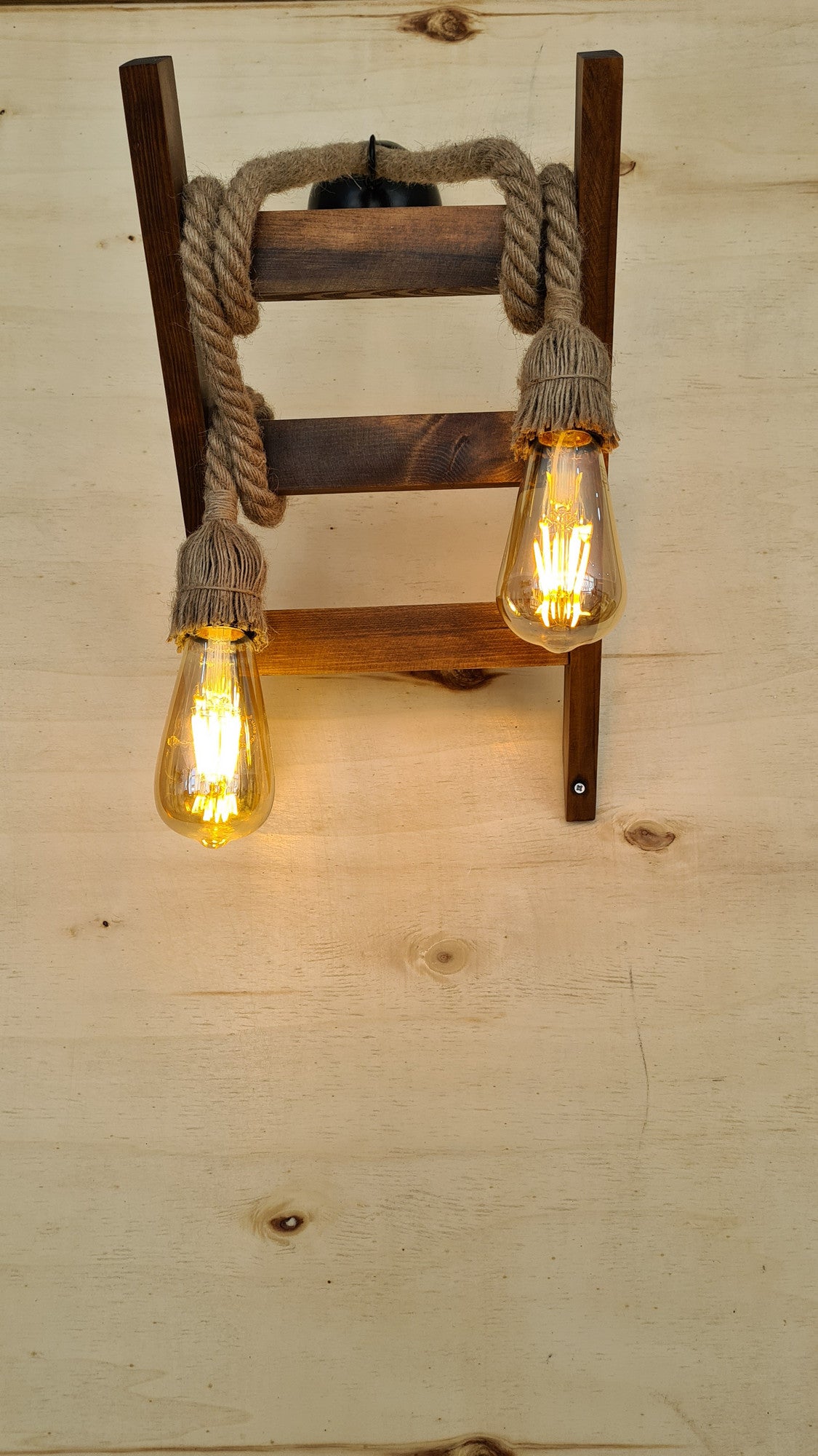 Candeeiro de Parede – 45 x 25 x 23 cm – Nogueira – Pinho maciço