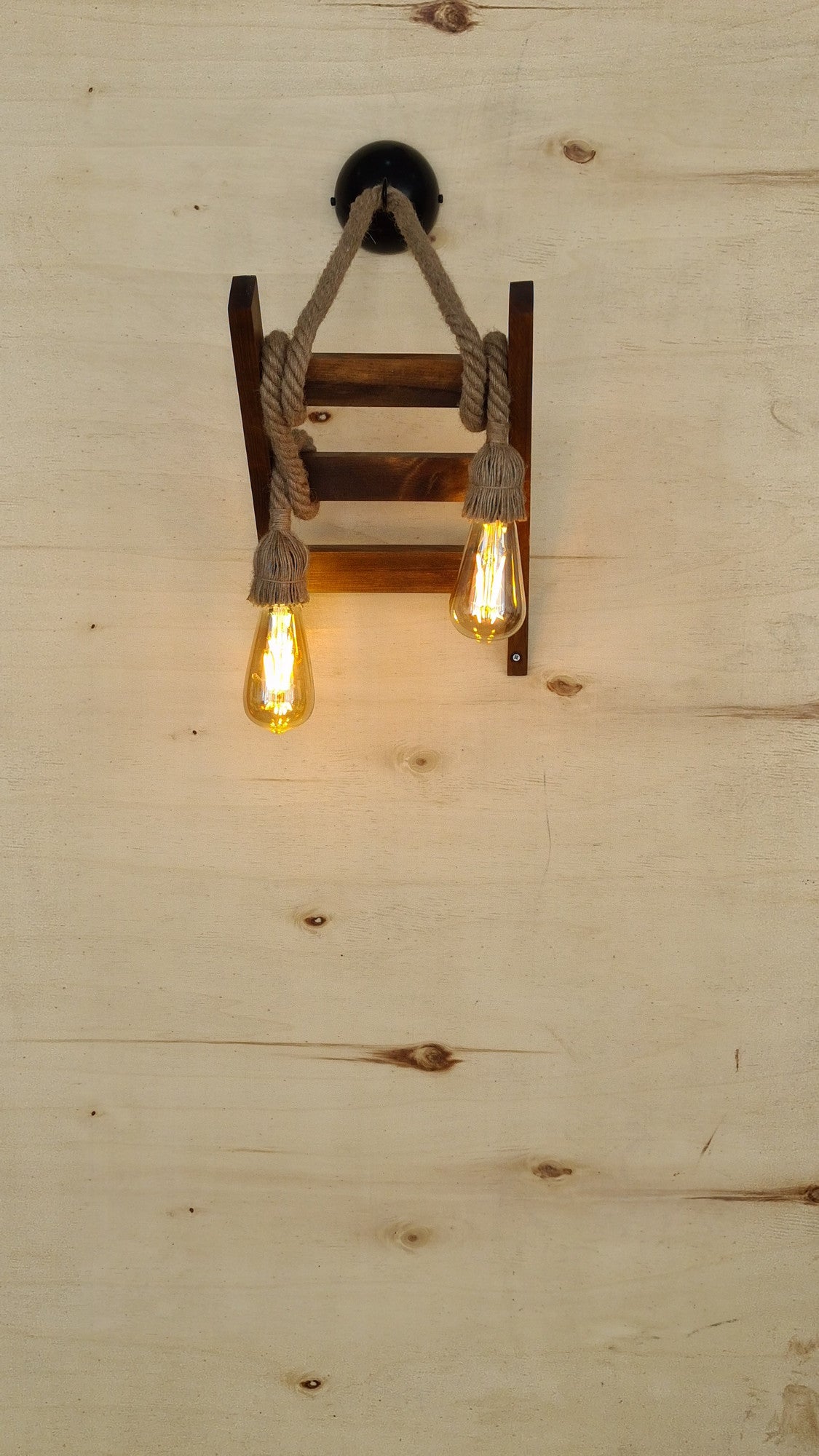 Candeeiro de Parede – 45 x 25 x 23 cm – Nogueira – Pinho maciço