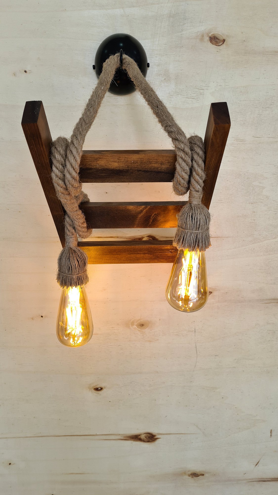 Candeeiro de Parede – 45 x 25 x 23 cm – Nogueira – Pinho maciço