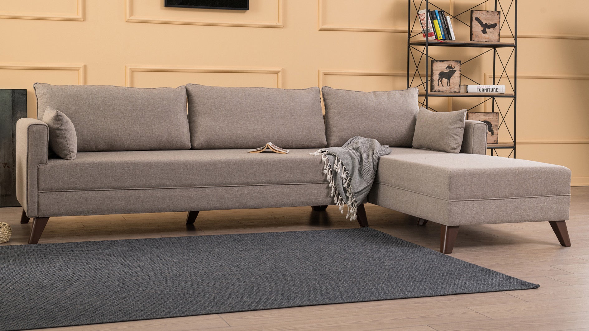 Sofá de canto moderno, cor creme, 275 cm | 100% poliéster, espuma 28 DNS, fácil de limpar | Design escandinavo elegante com pernas de nogueira, perfeito para salas de estar