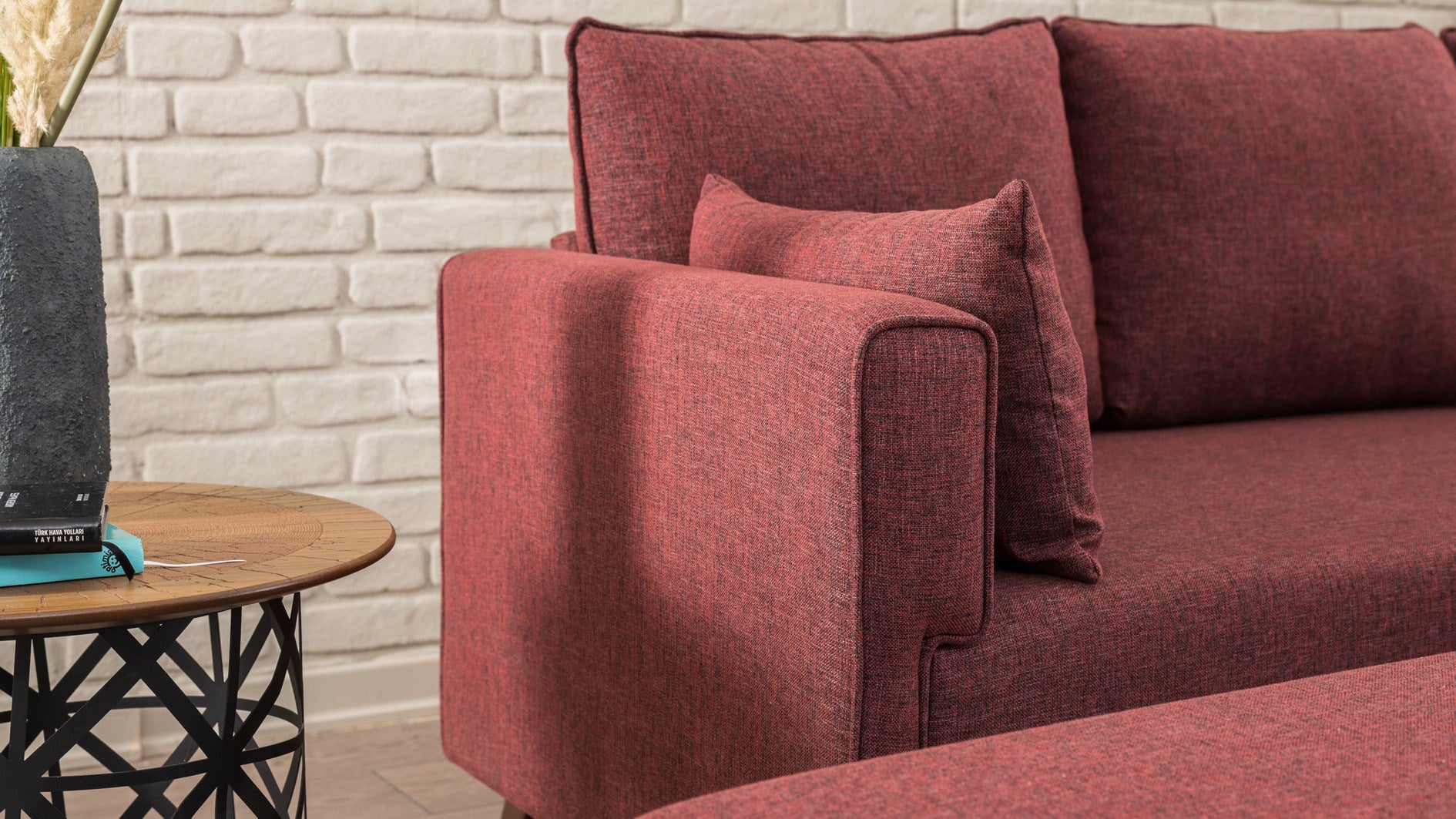 Sofá-cama de canto vermelho Claret, 205 cm | Estrutura de madeira/MDF, 100% poliéster, fácil de limpar | Tamanho da cama: 140 x 80 cm, elegante e funcional para espaços modernos