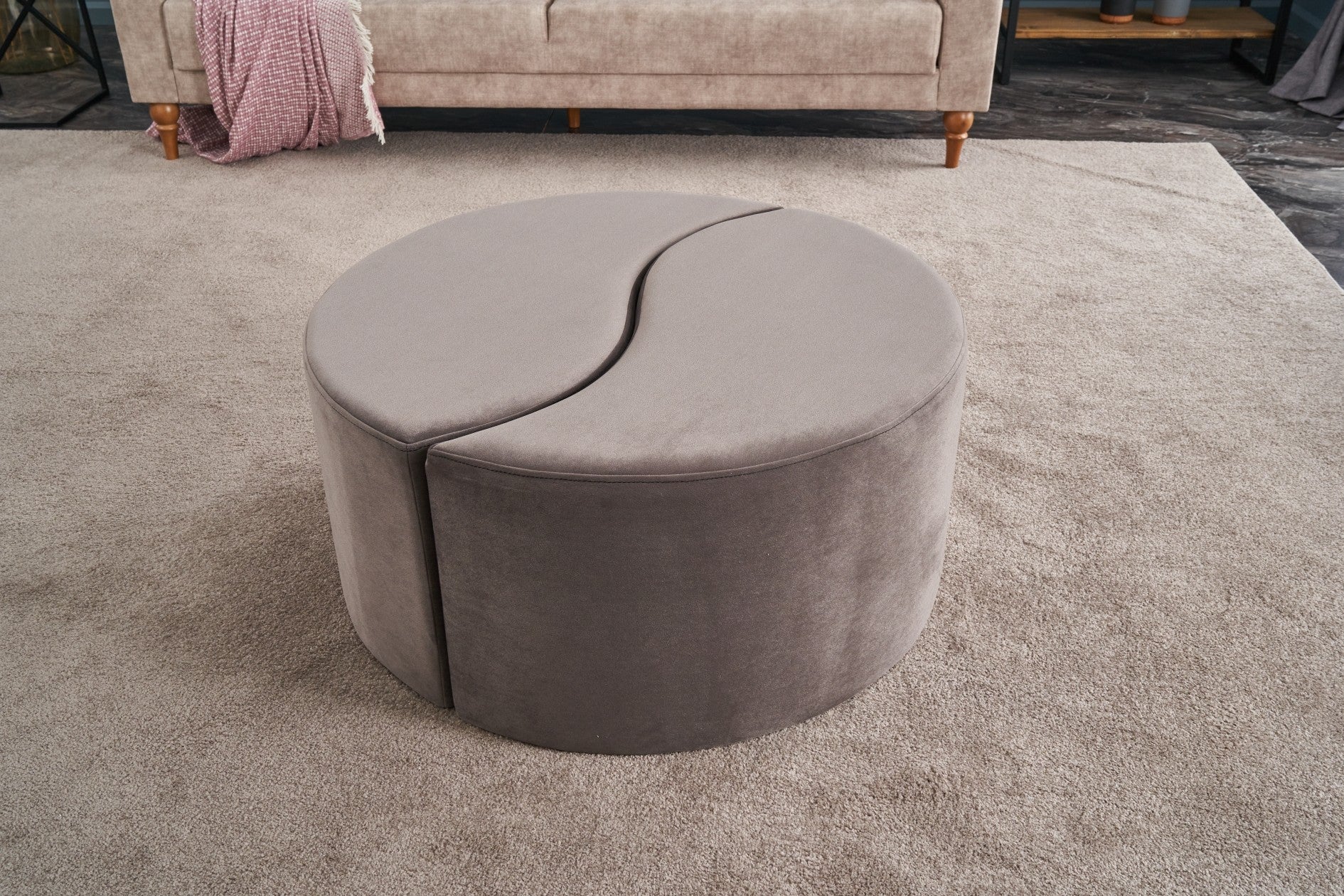 Elegante pufe de veludo de vison, 80 x 40 x 80 cm | 100% poliéster, estrutura de madeira resistente | Design moderno para hotéis e espaços de entretenimento