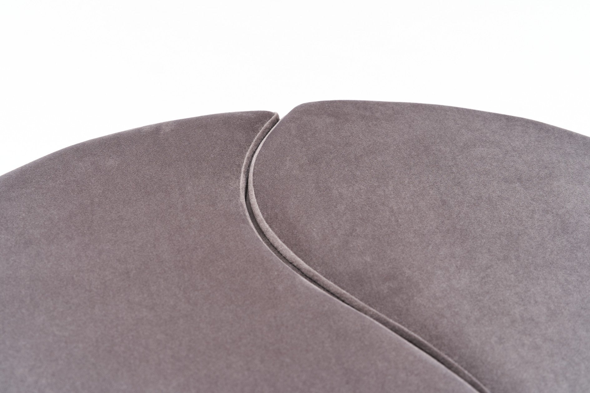 Elegante pufe de veludo de vison, 80 x 40 x 80 cm | 100% poliéster, estrutura de madeira resistente | Design moderno para hotéis e espaços de entretenimento
