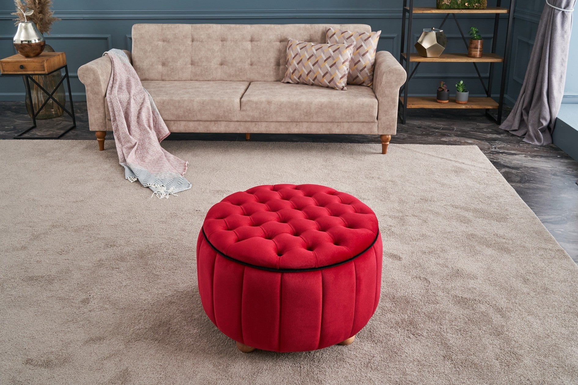 Elegante pufe vermelho, 65 x 42 x 65 cm | 100% poliéster e veludo, estrutura de madeira resistente | Perfeito para decoração moderna e tradicional