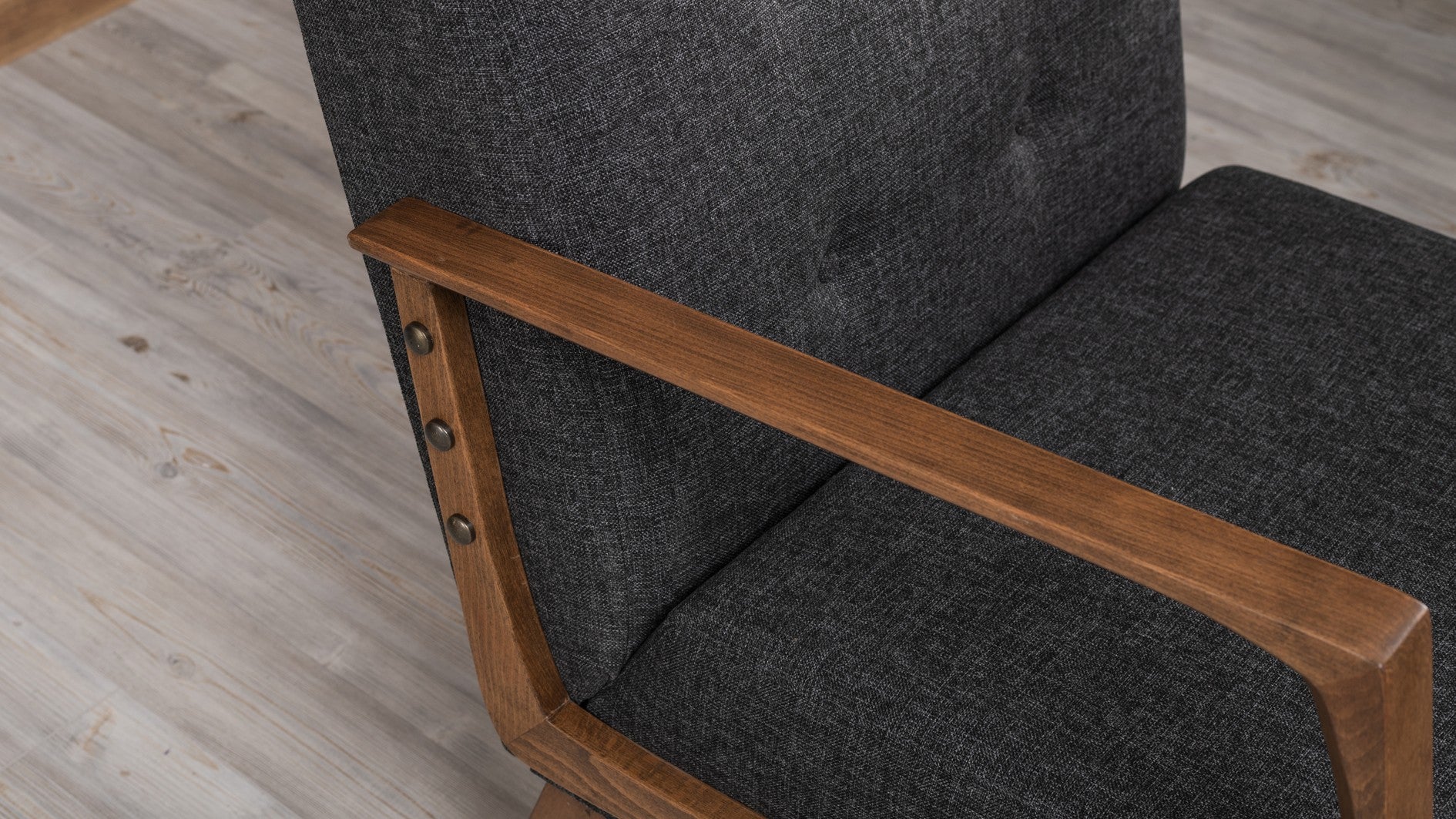 Poltrona moderna – 69x80x83 cm – Cinza escuro – Estrutura de madeira de faia