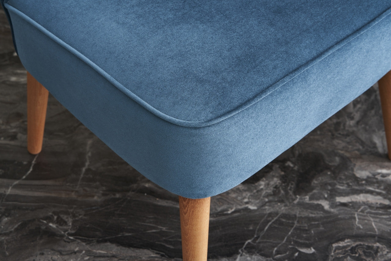 Poltrona moderna – 65x65x80 cm – azul – estrutura de madeira de faia