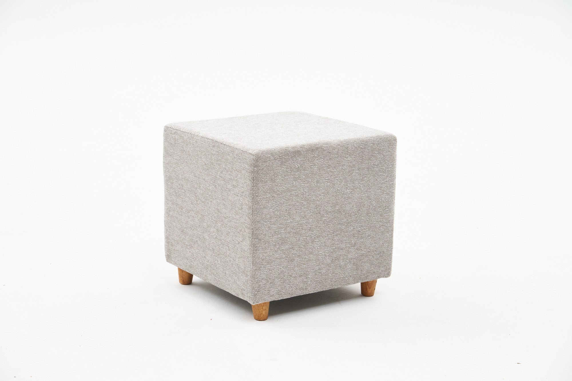 Elegante pufe creme, 40 x 40 x 40 cm | Estrutura 100% madeira, tecido 100% poliéster e algodão | Espuma DNS 32 confortável, perfeita para ambientes modernos