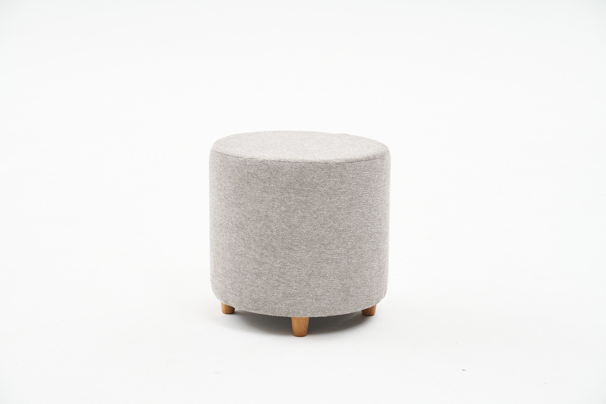 Elegante pufe creme, 40 x 40 x 40 cm | Estrutura 100% madeira, tecido 100% poliéster e algodão | Espuma DNS 32 confortável, perfeita para ambientes modernos