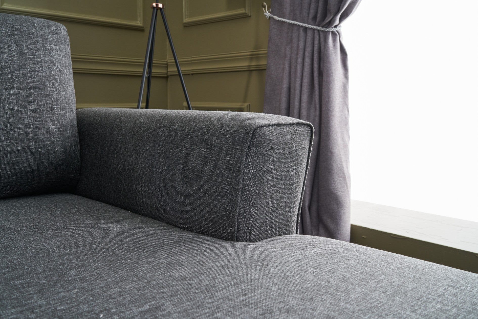 Sofá-cama de canto moderno, antracite, 300 cm | Estrutura de madeira de abeto, tecido 50% poliéster/linho | Fácil de limpar, espuma 28 DNS, perfeito para espaços industriais e escandinavos
