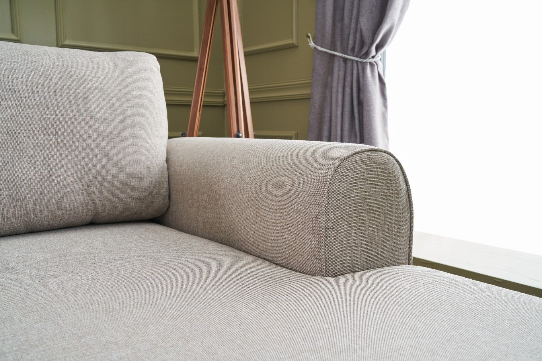 Sofá-cama de canto moderno, creme, 300 cm | Estrutura de madeira de abeto, 50% poliéster/linho, espuma 28 DNS, tecido fácil de limpar | Elegante e funcional para qualquer espaço