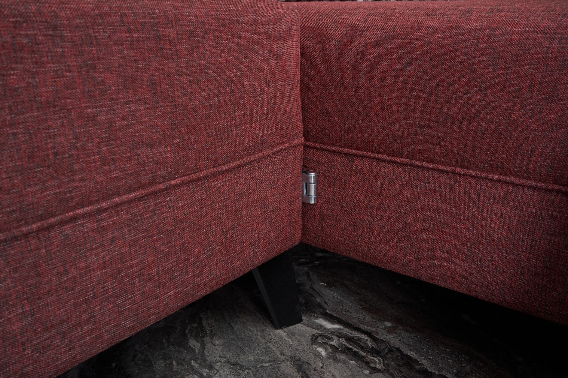 Sofá-cama de canto vermelho Claret, 300 cm | Estrutura de madeira FIR, tecido 50% poliéster/linho | Fácil de limpar, espuma 28 DNS, design industrial moderno, perfeito para espaços de convivência