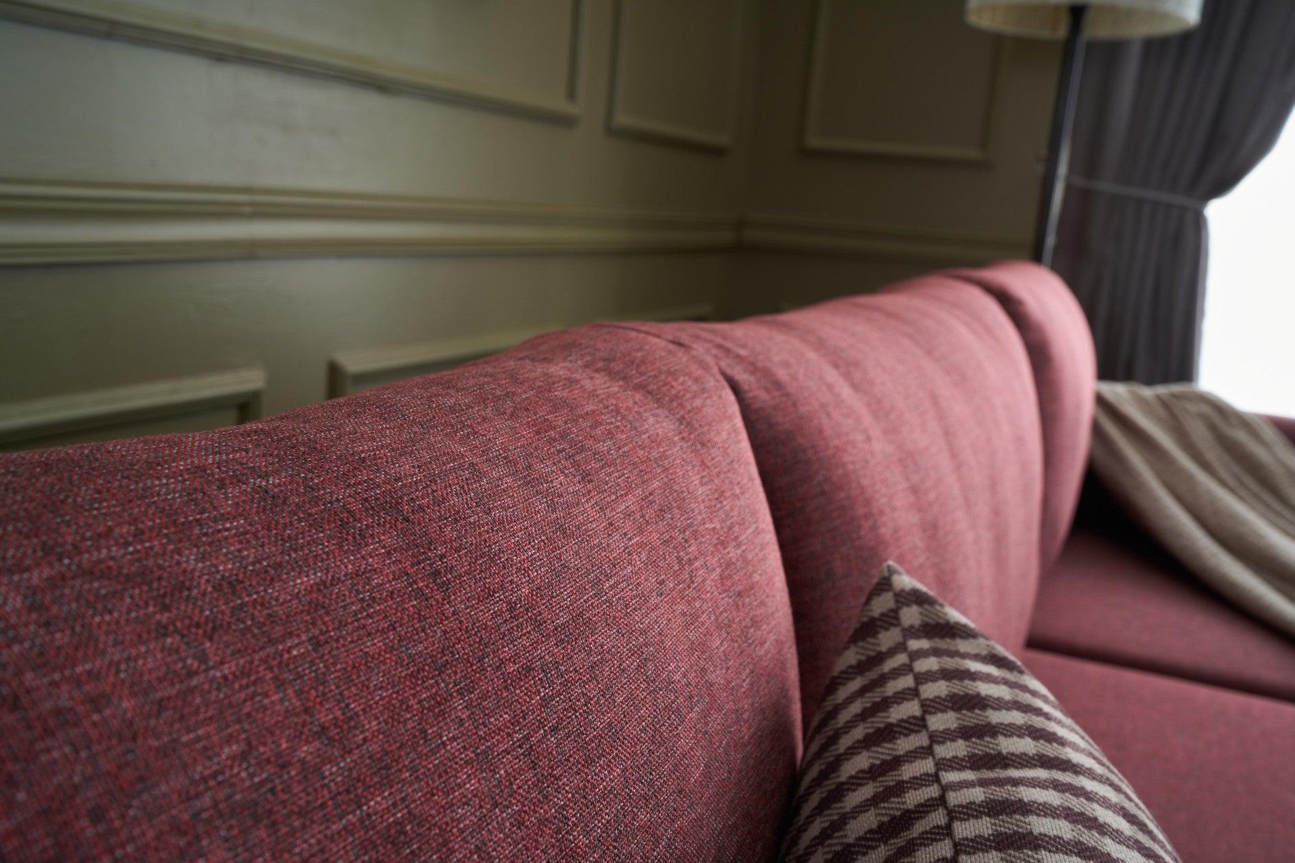Sofá-cama de canto vermelho Claret, 300 cm | Estrutura de madeira FIR, tecido 50% poliéster/linho, fácil de limpar | Espuma 28 DNS, design industrial moderno, perfeito para espaços de convivência
