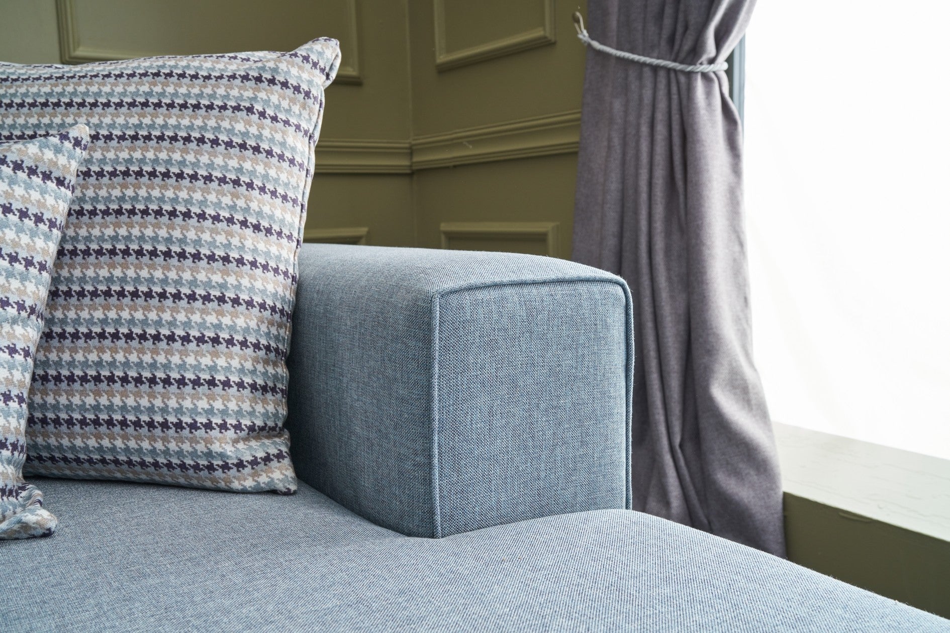Sofá-cama de canto moderno, tecido azul, 300 cm | Estrutura de madeira de abeto, espuma 28 DNS, fácil de limpar | Perfeito para espaços industriais e escandinavos