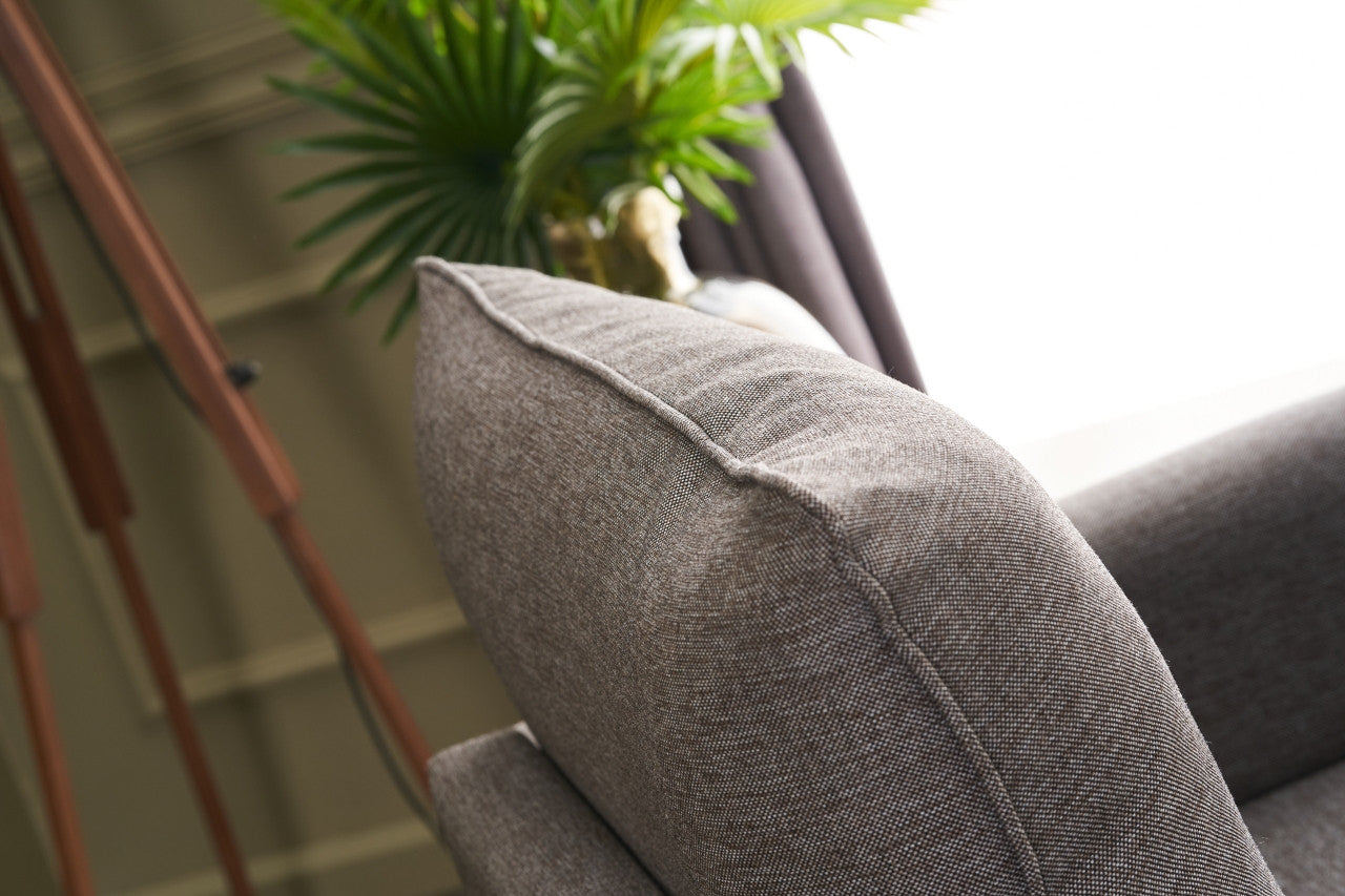 Sofá moderno de 1 lugar, marrom, 82 x 85 x 81 cm | Estrutura em madeira de abeto e MDF, 100% poliéster, tecido fácil de limpar | Elegante e confortável para casa e hotel