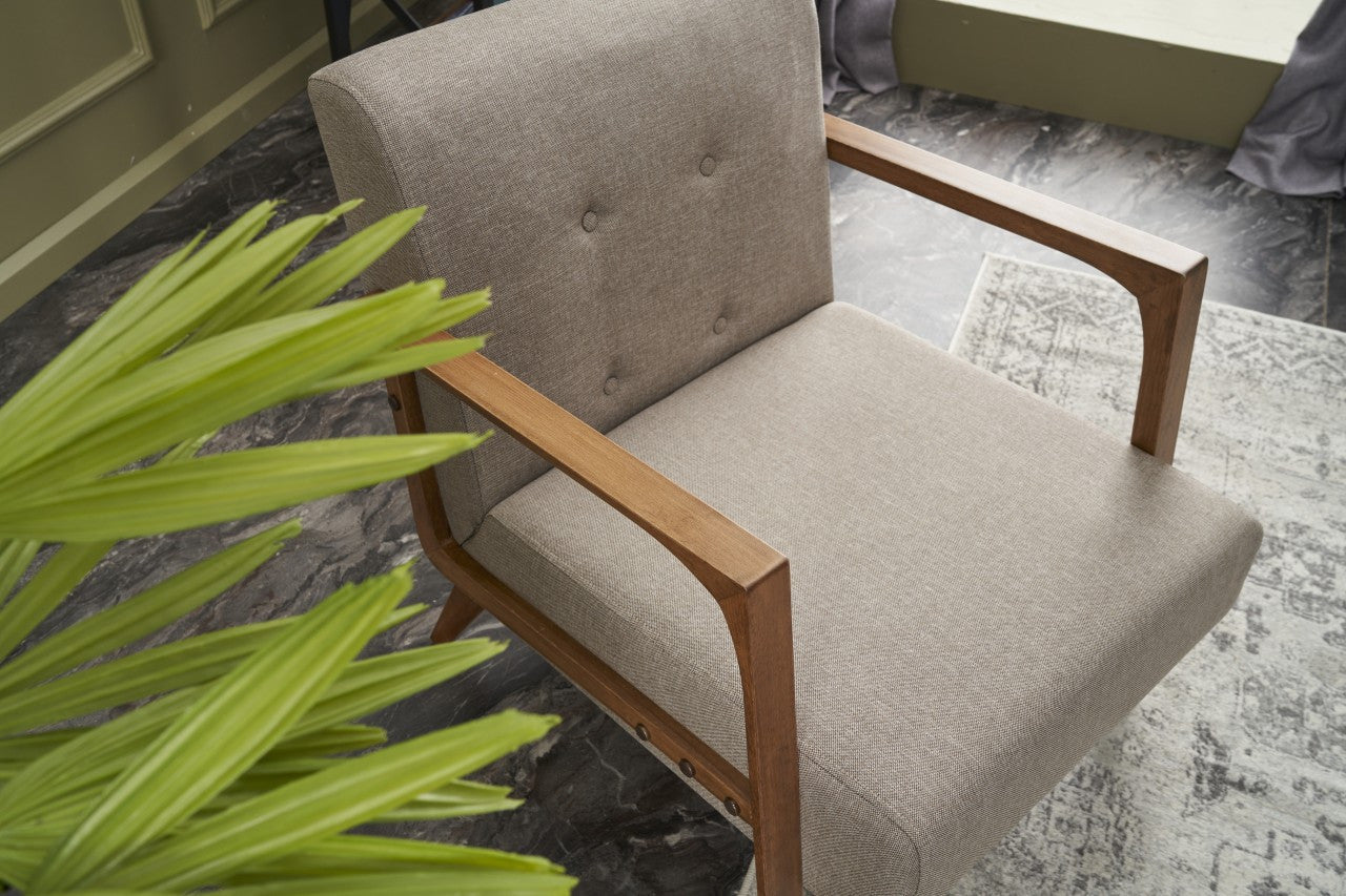 Poltrona – 69 x 80 x 83 cm – Cor Creme – Madeira de Faia