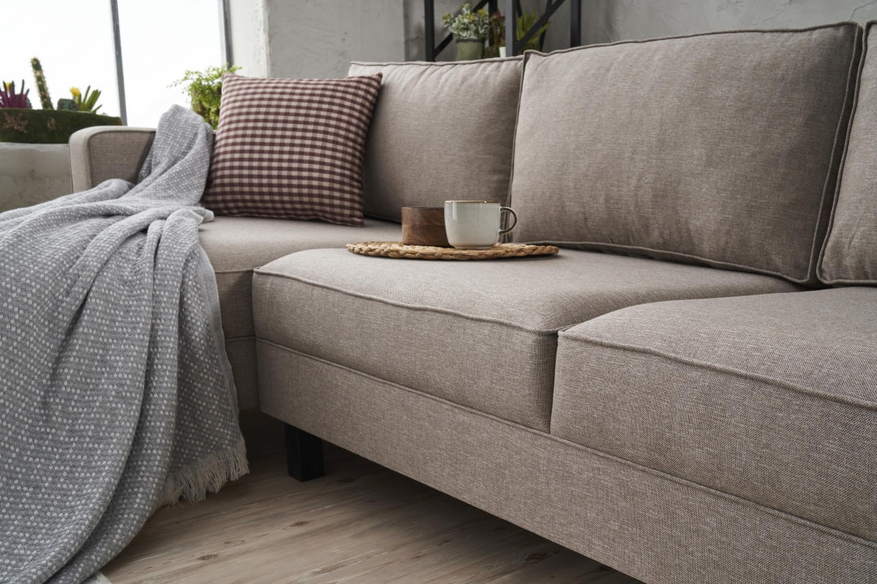 Sofá de canto moderno, creme, estrutura de madeira de faia, 258 x 181 x 83 cm | 100% poliéster/linho, espuma 28 DNS, elegante e confortável para espaços de convivência