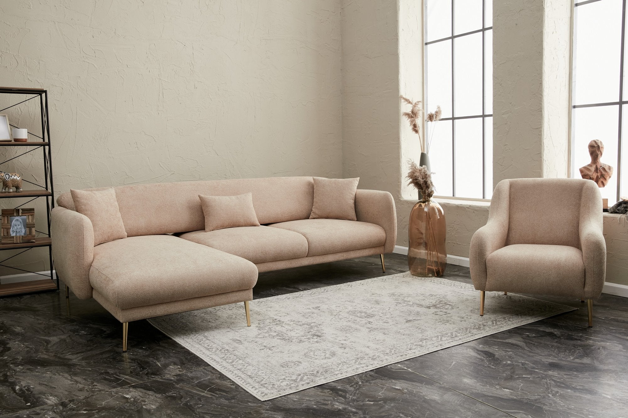 Sofá-cama de canto elegante, estrutura de madeira de faia, 266 x 133 cm, bege e dourado, 100% poliéster, fácil de limpar, design moderno e glamoroso, perfeito para salas de estar